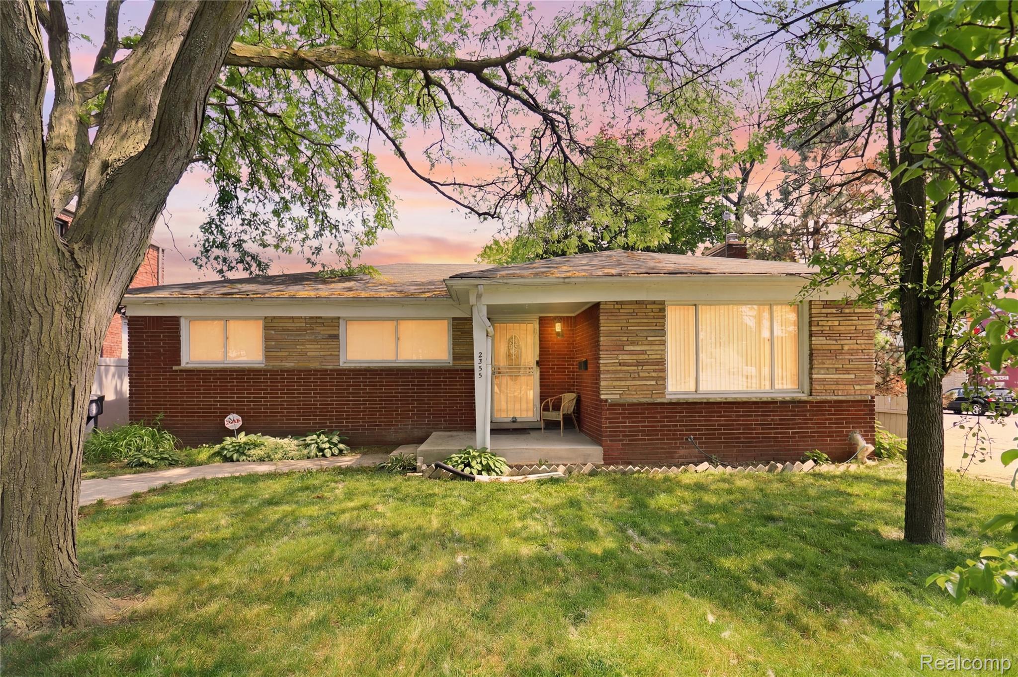 2555, Boston, Detroit, Michigan, 48206