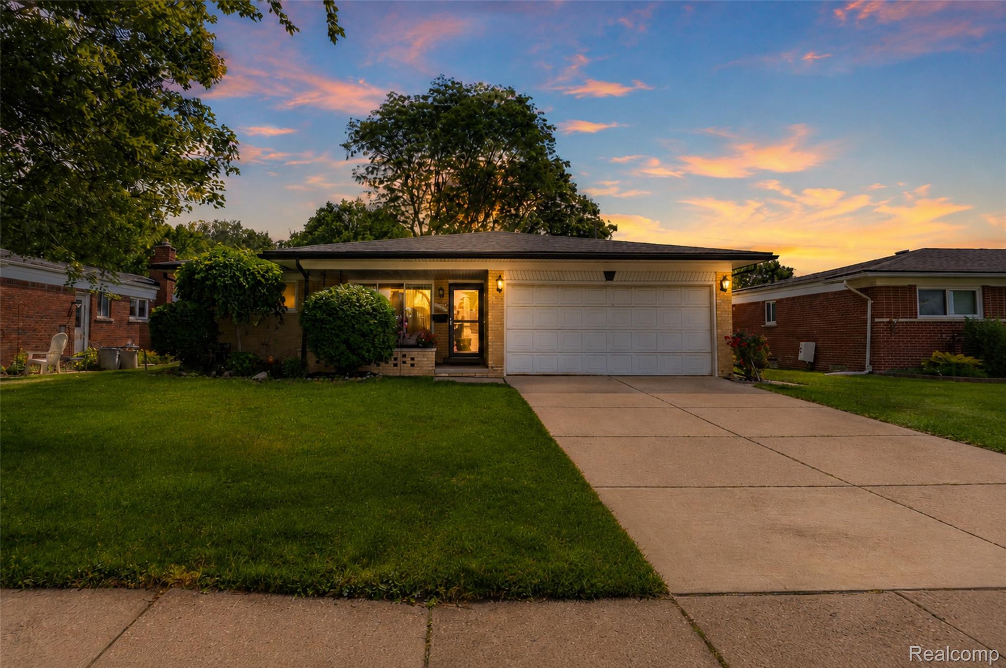 33818, King Richard, Sterling Heights, Michigan, 48310