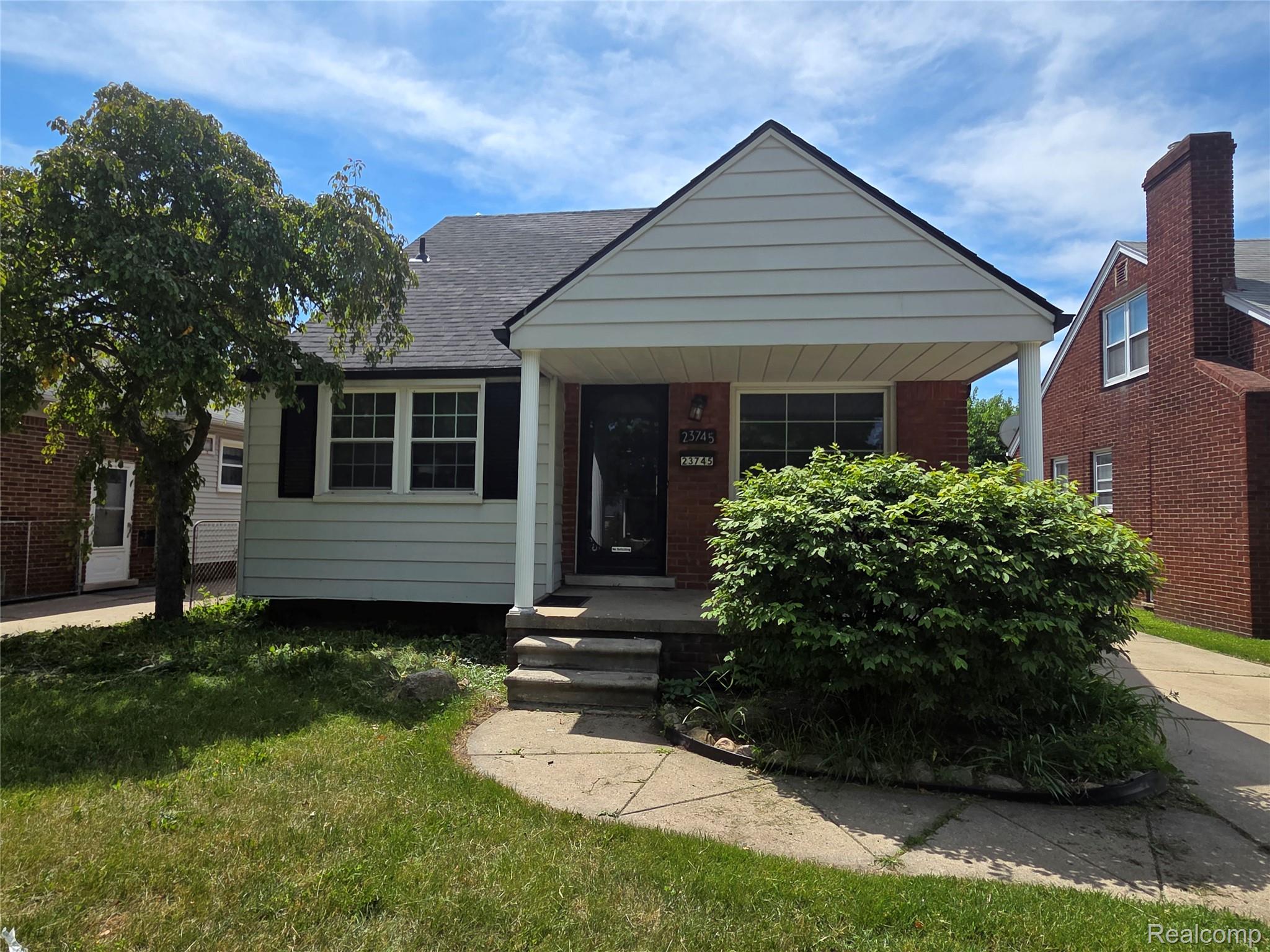 23745, Oak, Dearborn, Michigan, 48128