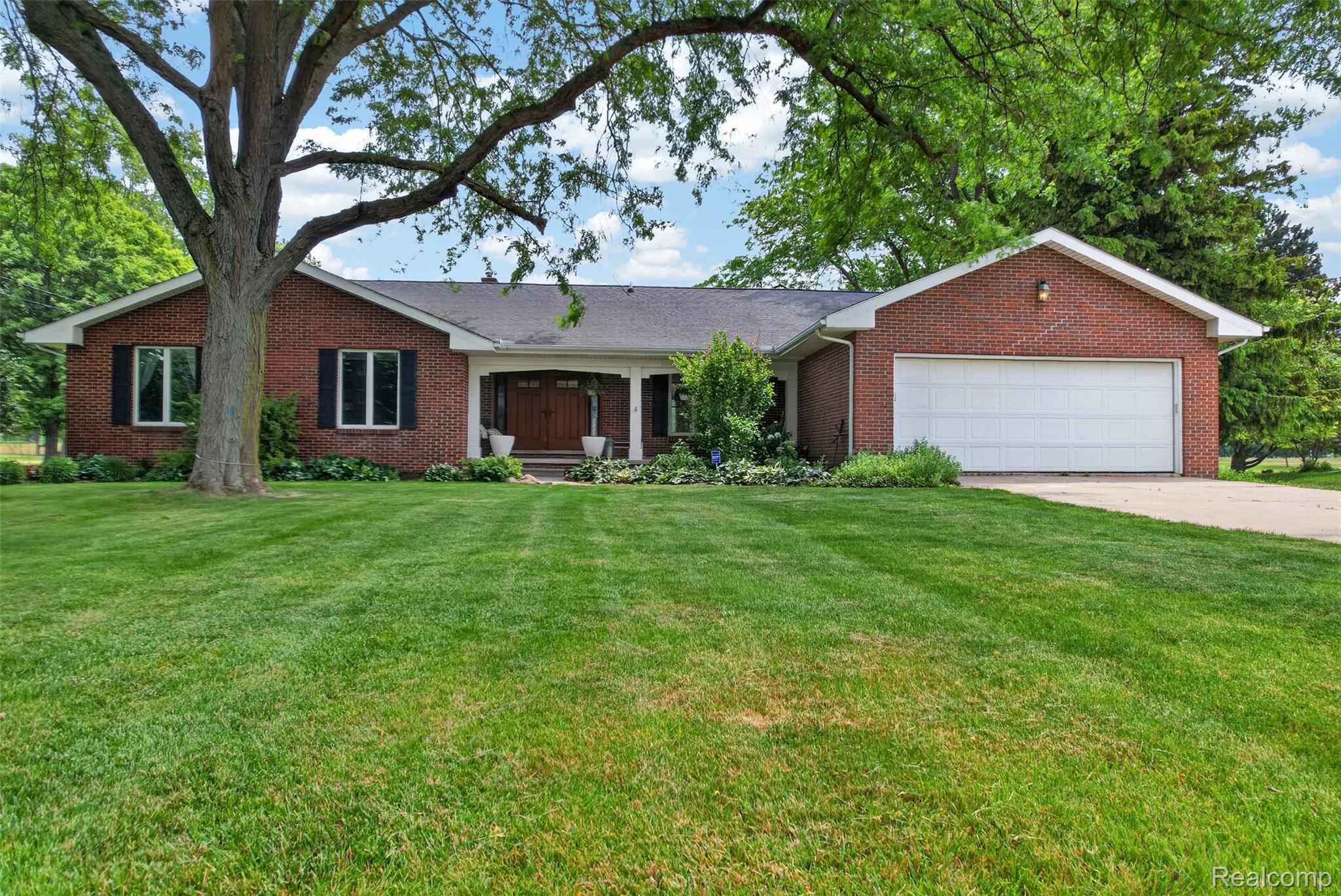 1330, Meadow Green, Linden, Michigan, 48451