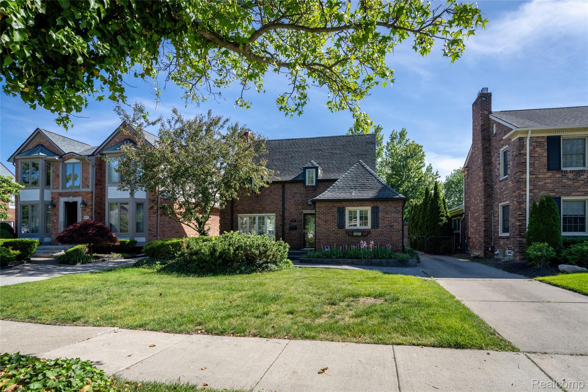1481, Oxford, Grosse Pointe Woods, Michigan, 48236