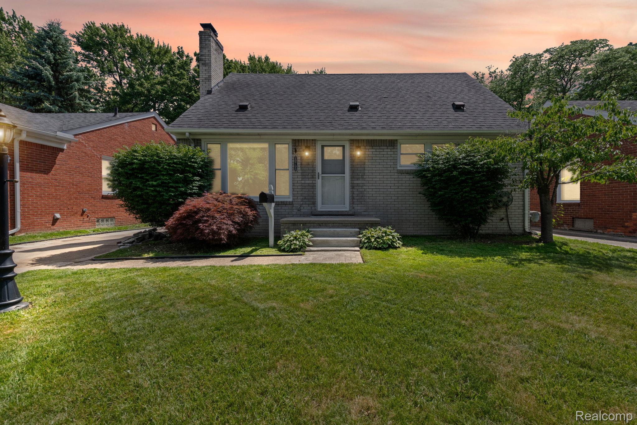 20700, Damman, Harper Woods, Michigan, 48225