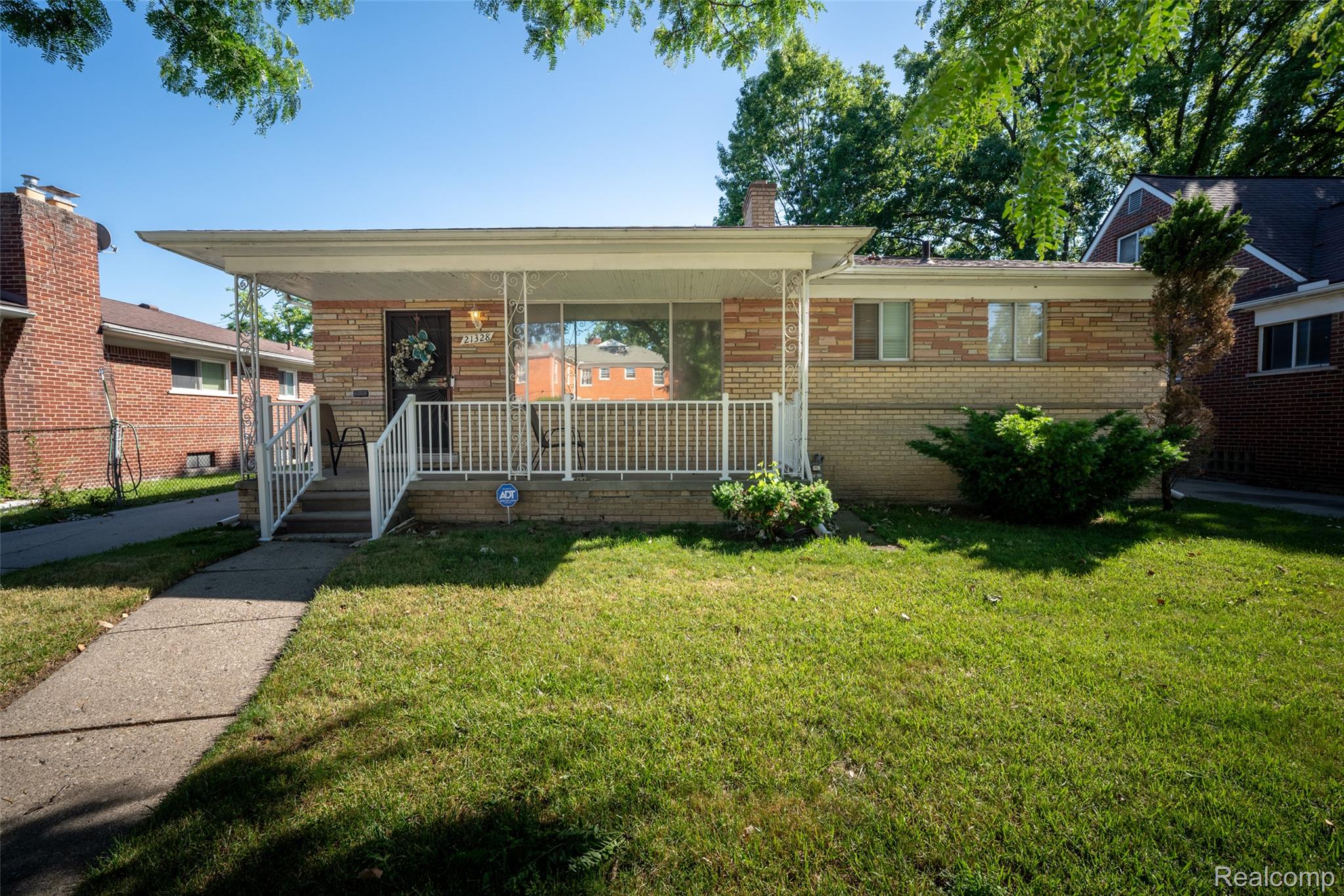 21328, Sloan, Harper Woods, Michigan, 48225