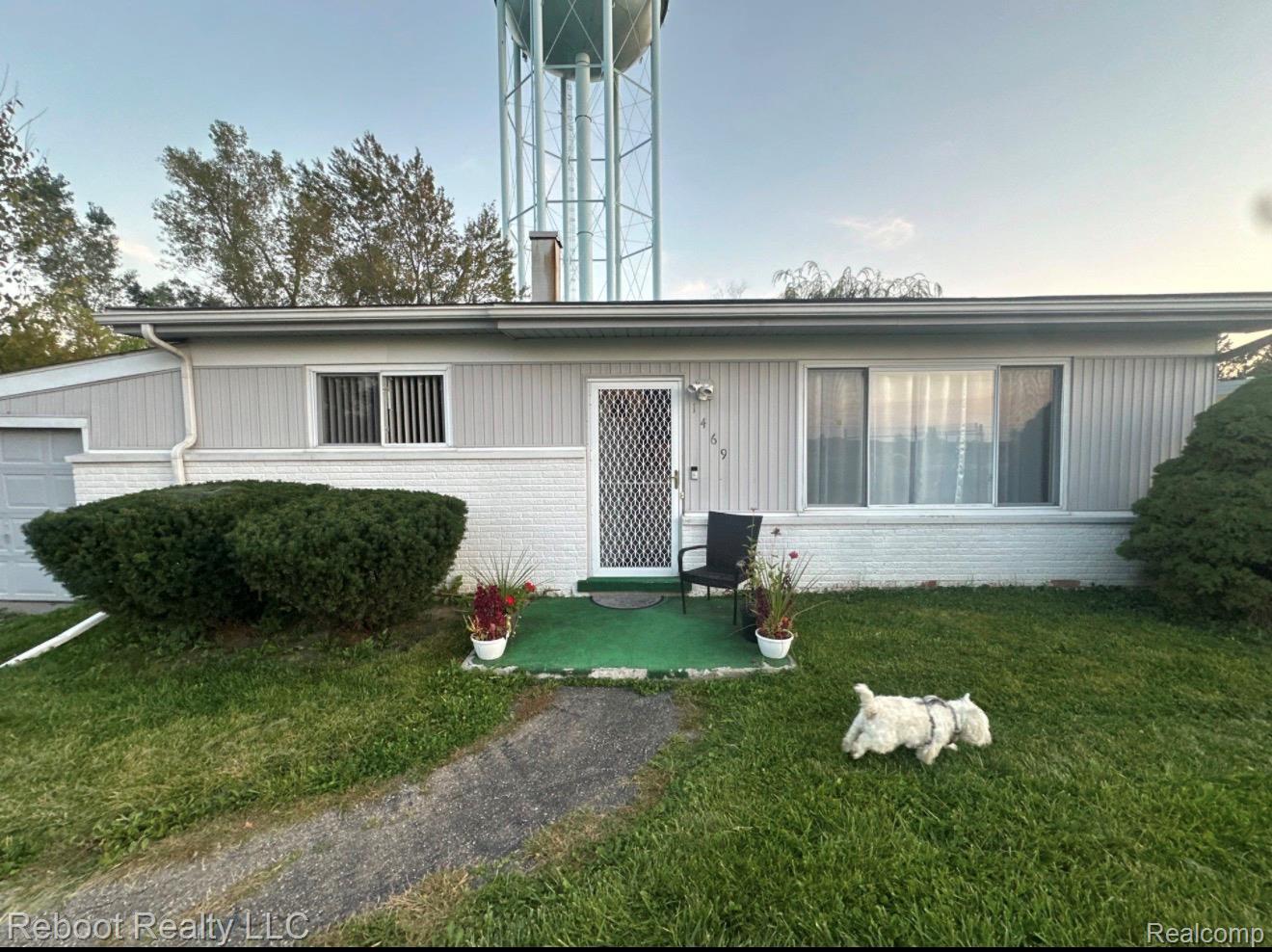 1469, Flamingo, Mt. Morris, Michigan, 48458