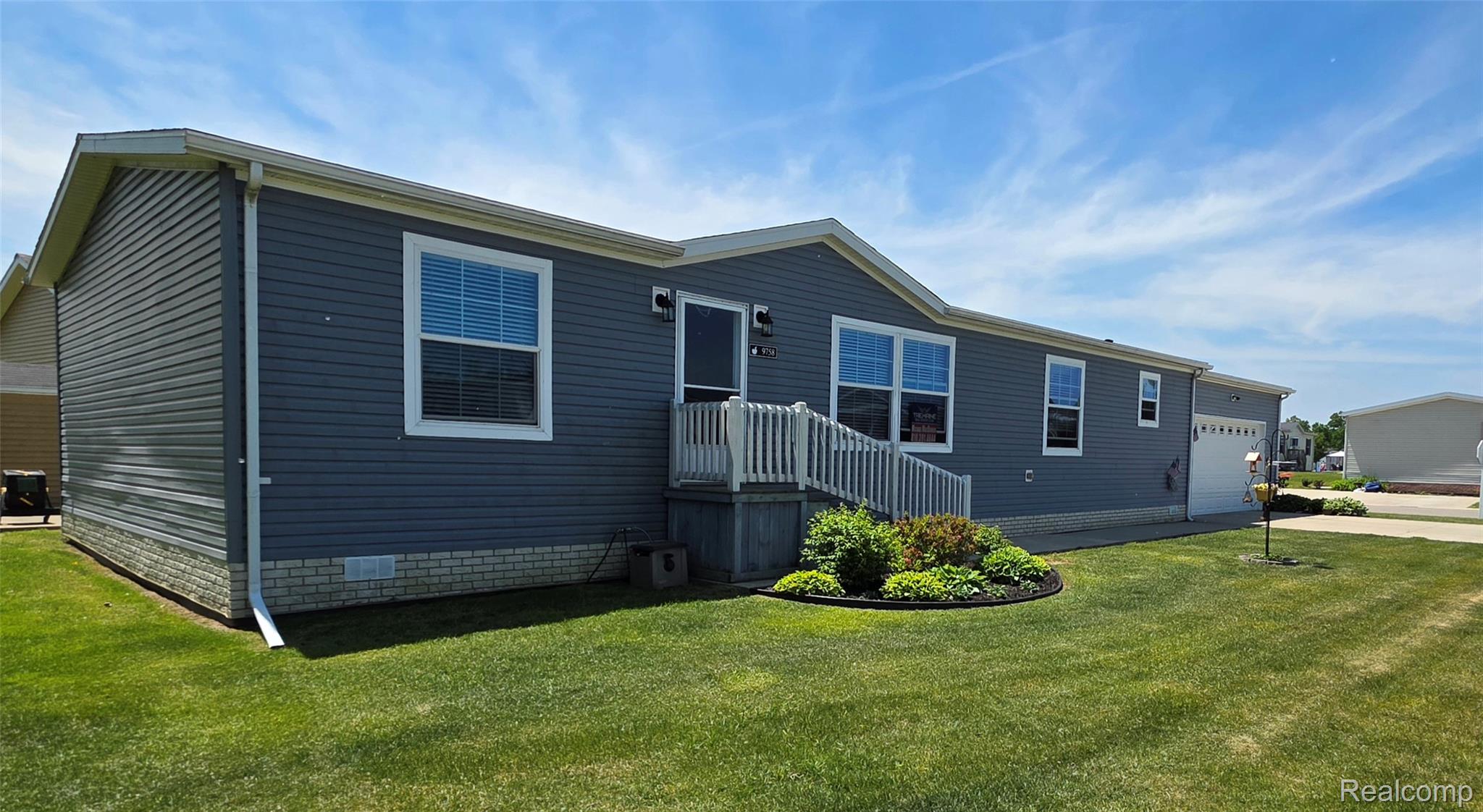 9758, Home, Fenton, Michigan, 48430