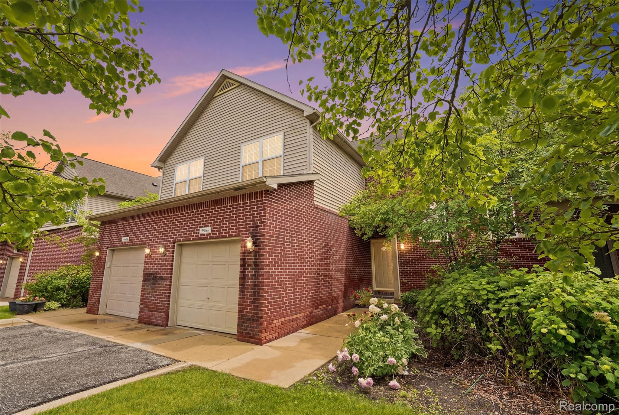 5953, High Point, #29, Brighton, Michigan, 48116
