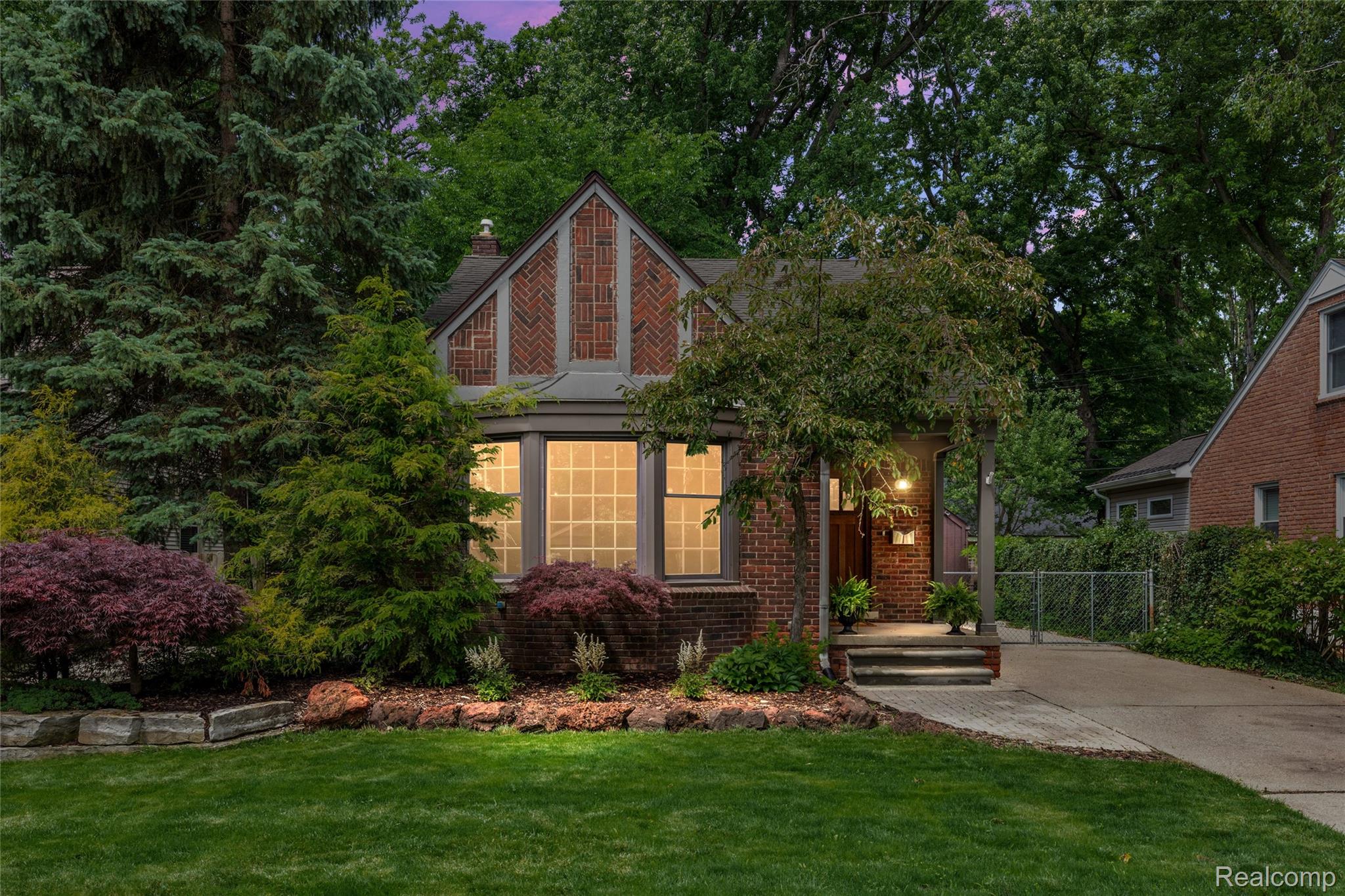 1113, Fernwood, Royal Oak, Michigan, 48067