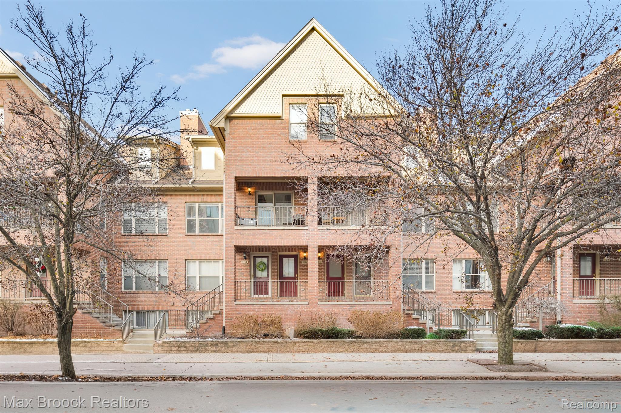 160, TIFFANY, Royal Oak, Michigan, 48067