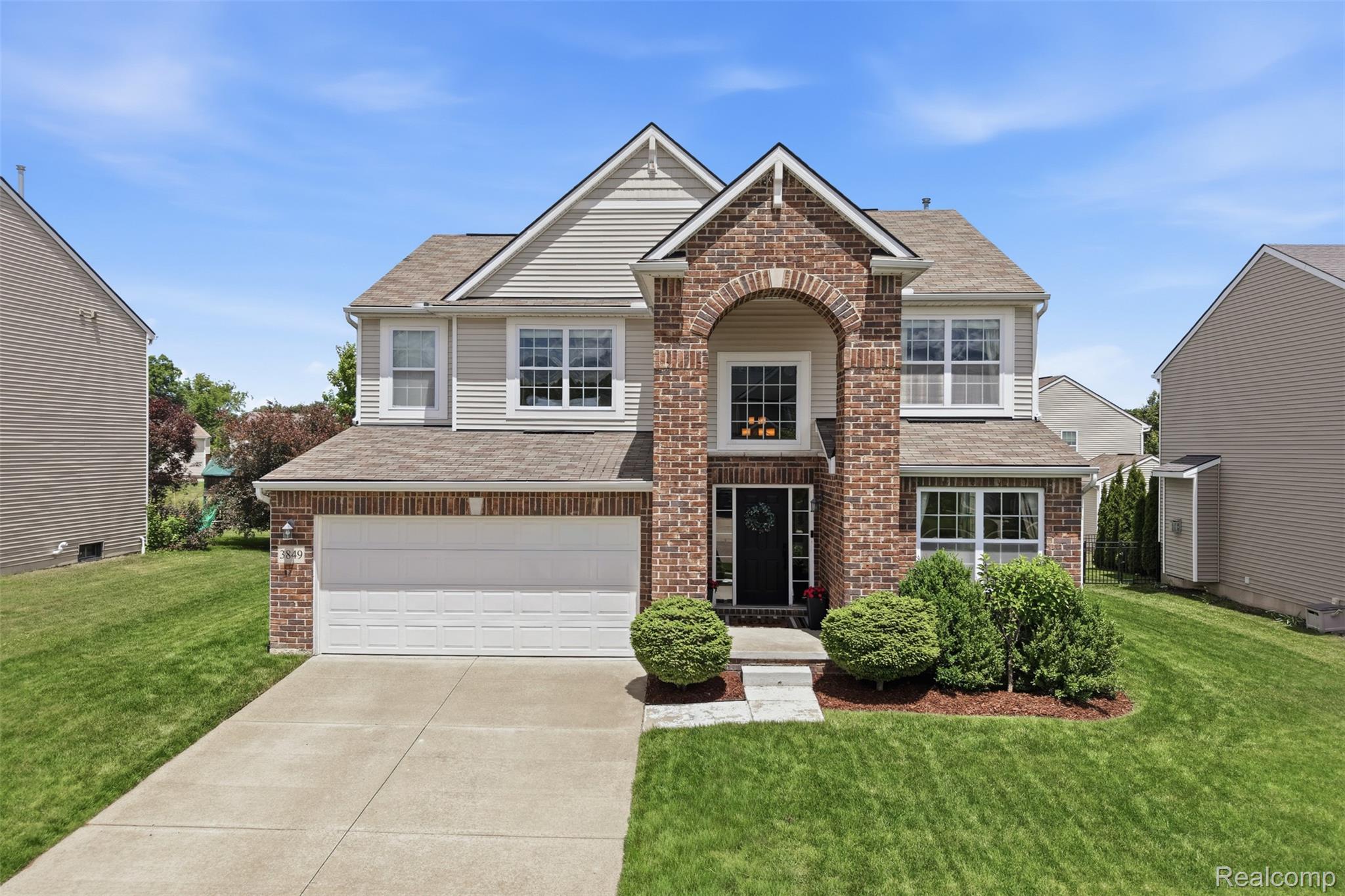 3849, Silver Charm, Howell, Michigan, 48843