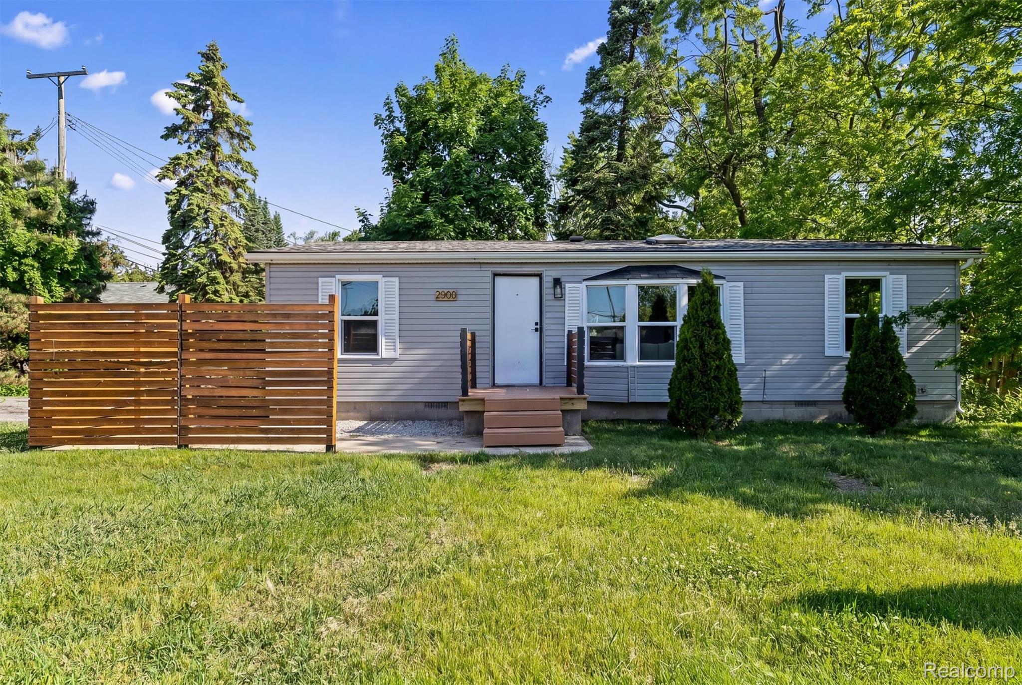 2900, Hensman, Keego Harbor, Michigan, 48320