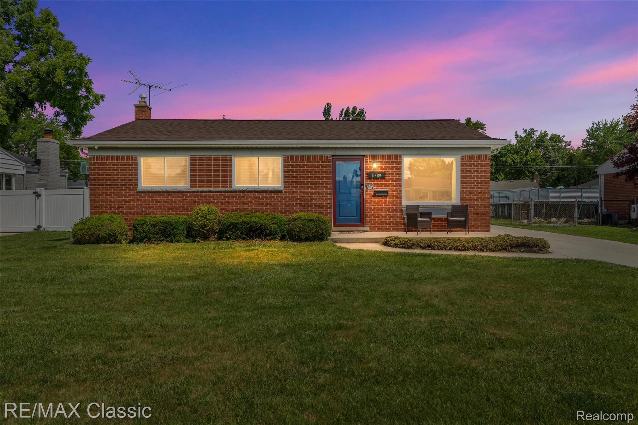 11789, Danforth, Sterling Heights, Michigan, 48312