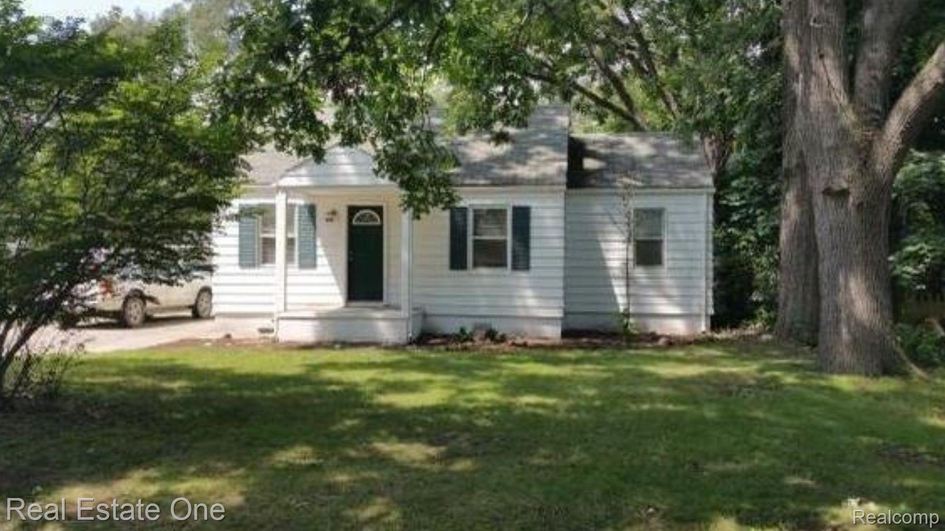 21175, Seminole, Southfield, Michigan, 48033