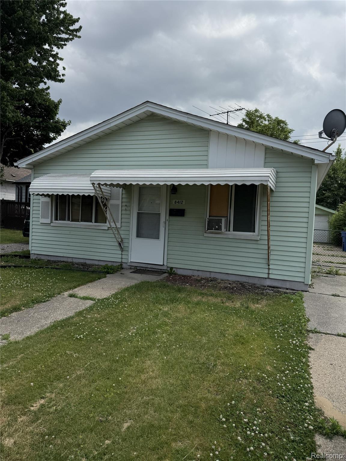 8412, Stephens, Warren, Michigan, 48089