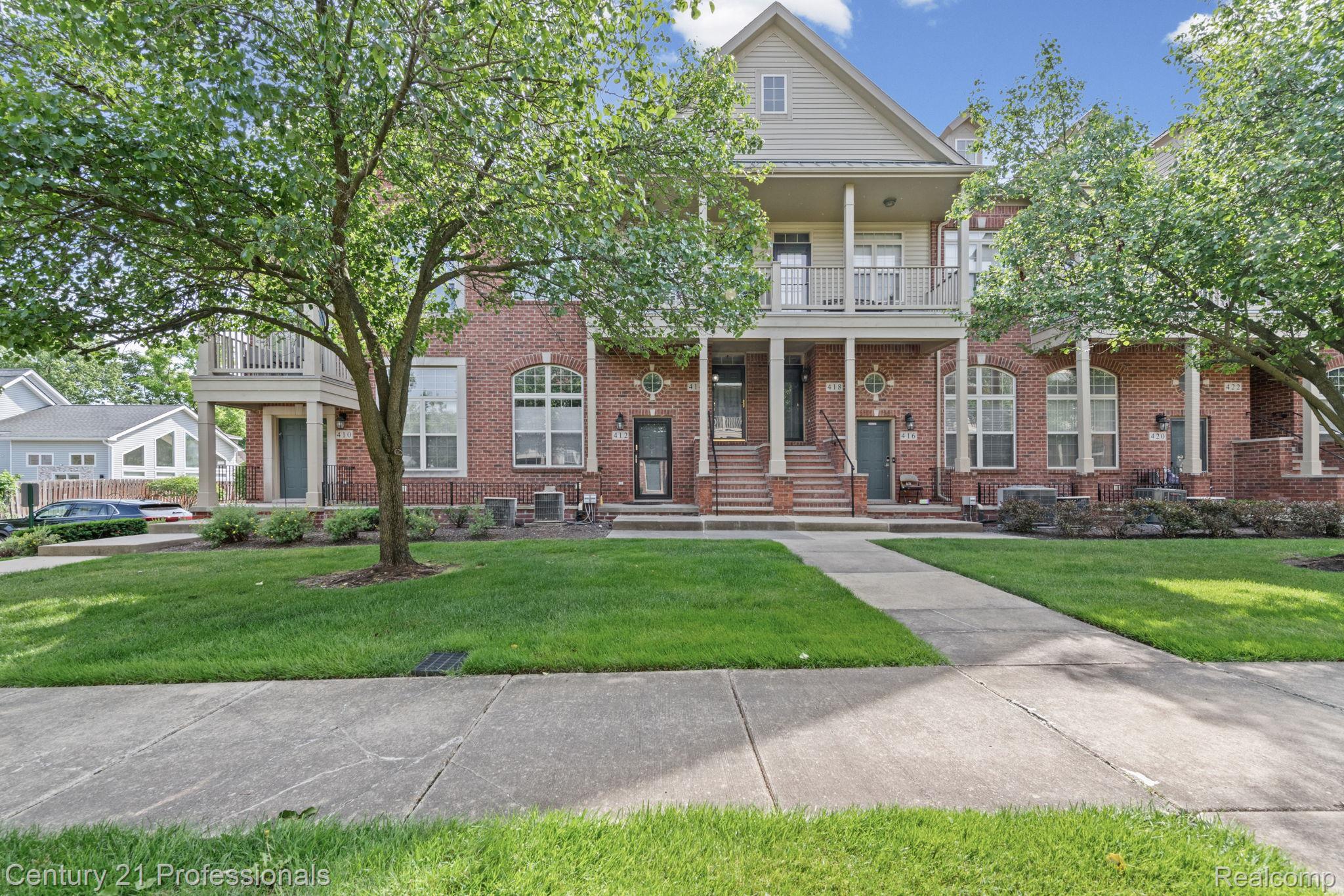 412, Boardwalk, Walled Lake, Michigan, 48390