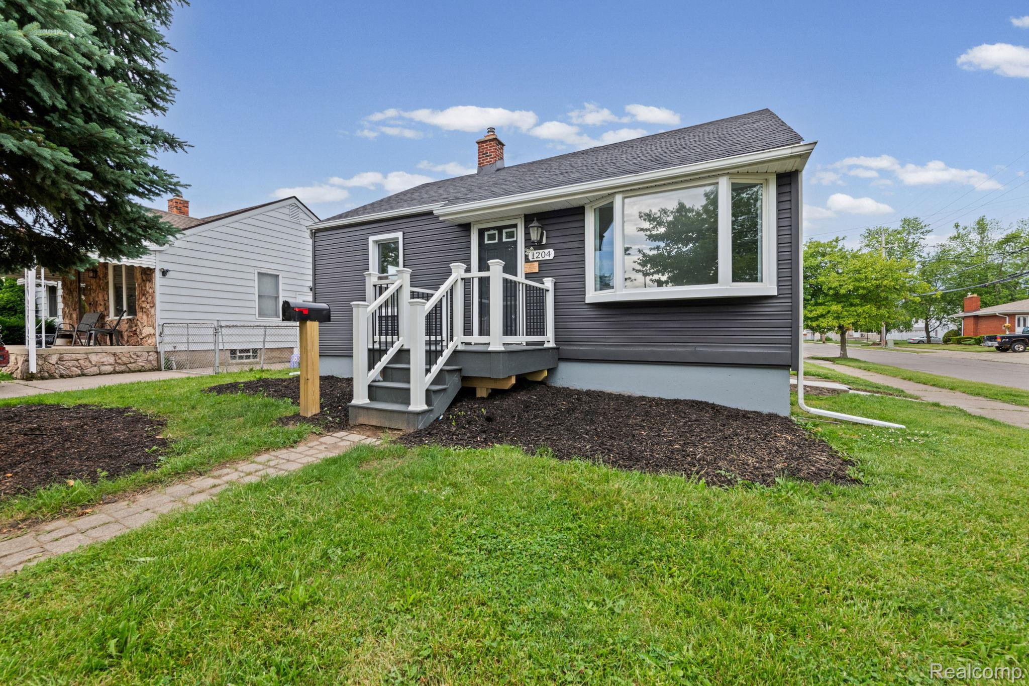 1204, 8th, Wyandotte, Michigan, 48192