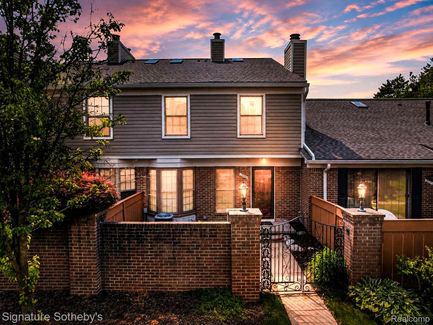 22050, Edgewater, #371, Novi, Michigan, 48375