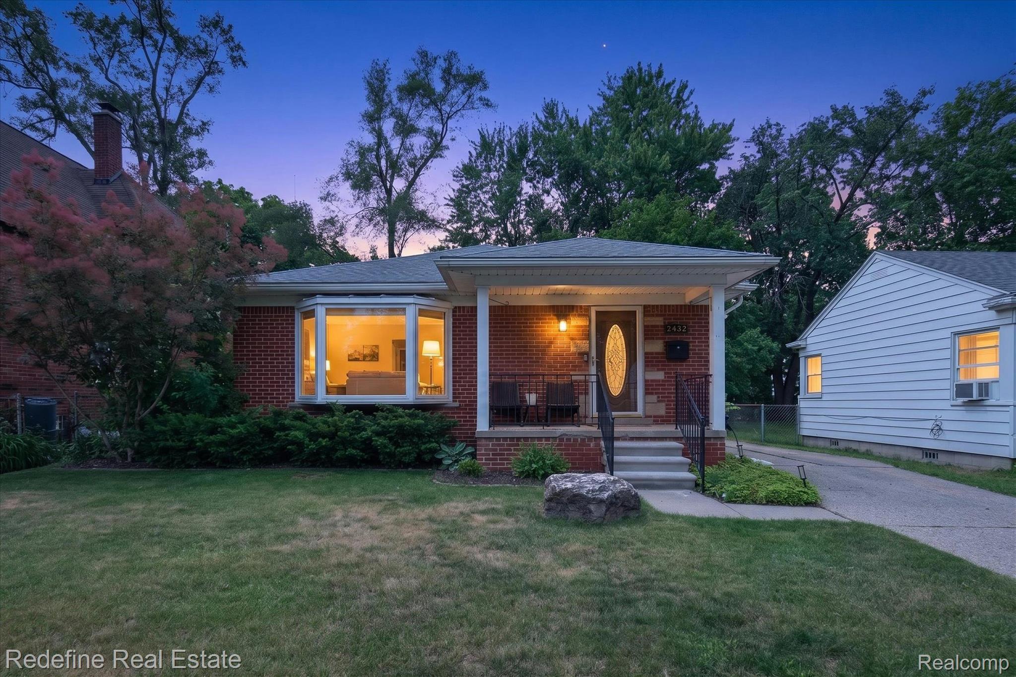 2432, Dallas, Royal Oak, Michigan, 48067