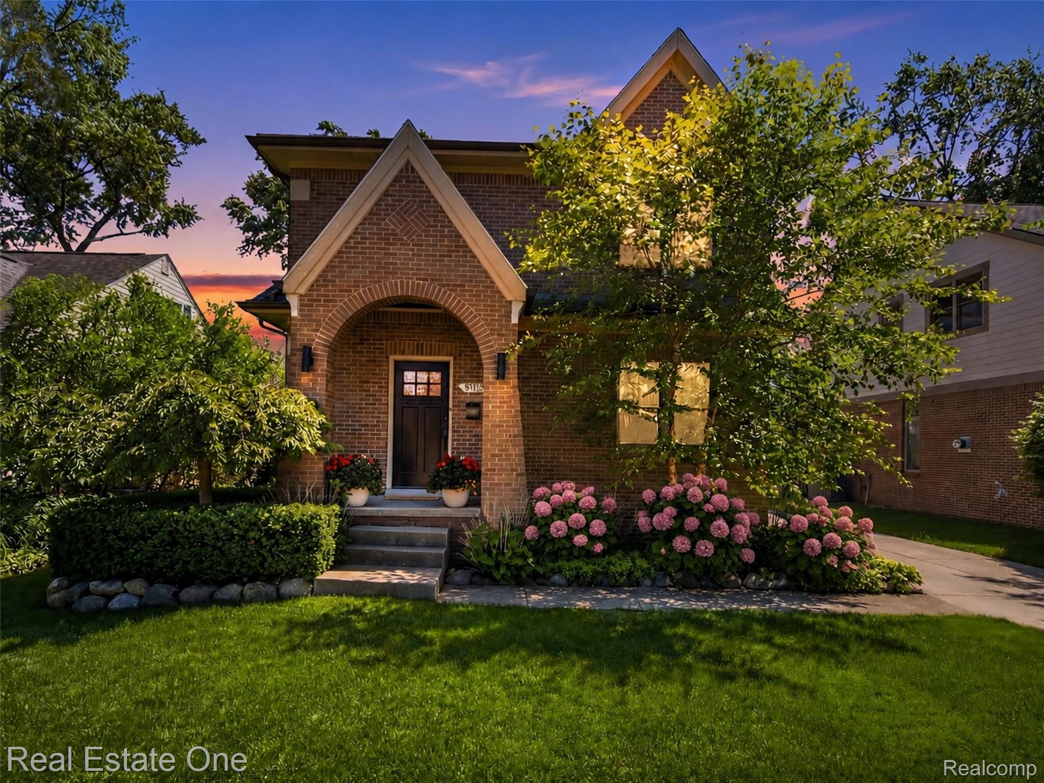 10125, Borgman, Huntington Woods, Michigan, 48070
