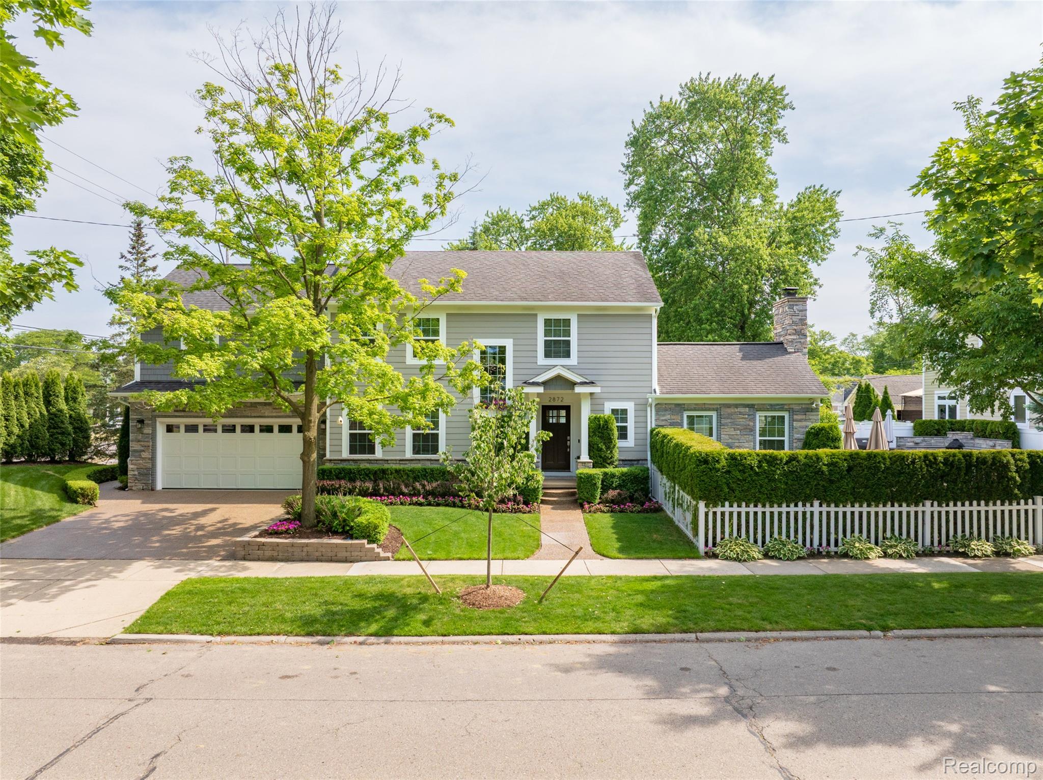 2872, Manchester, Birmingham, Michigan, 48009