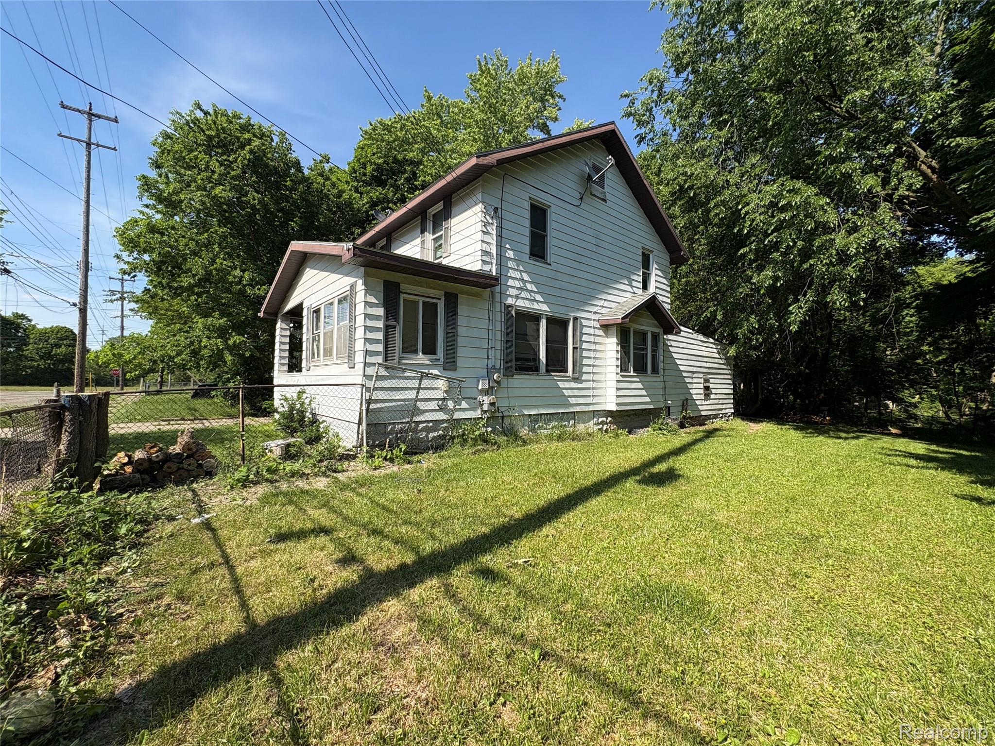 815, Buffalo, Lansing, Michigan, 48915