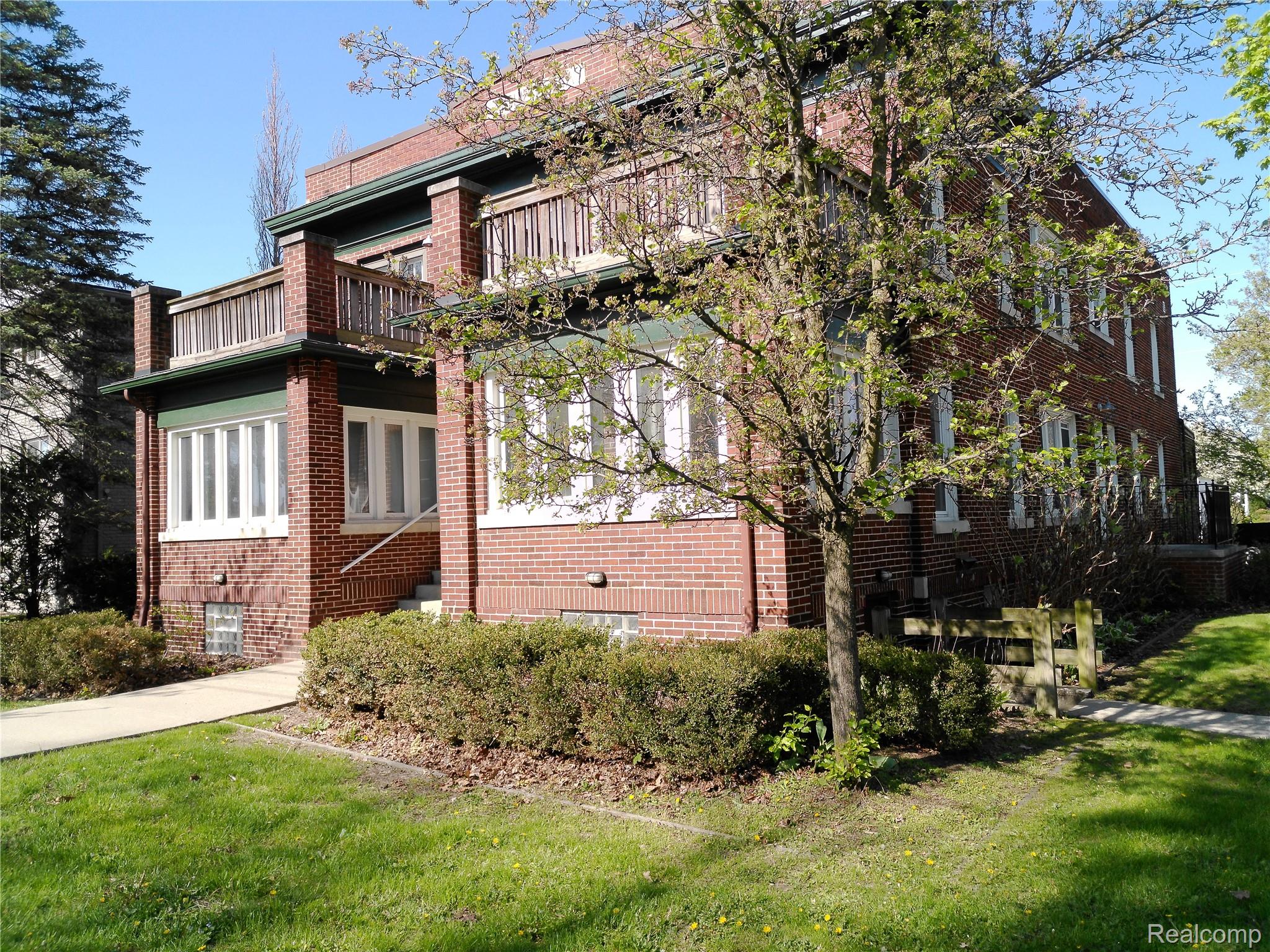2041, Main, #3, Royal Oak, Michigan, 48073