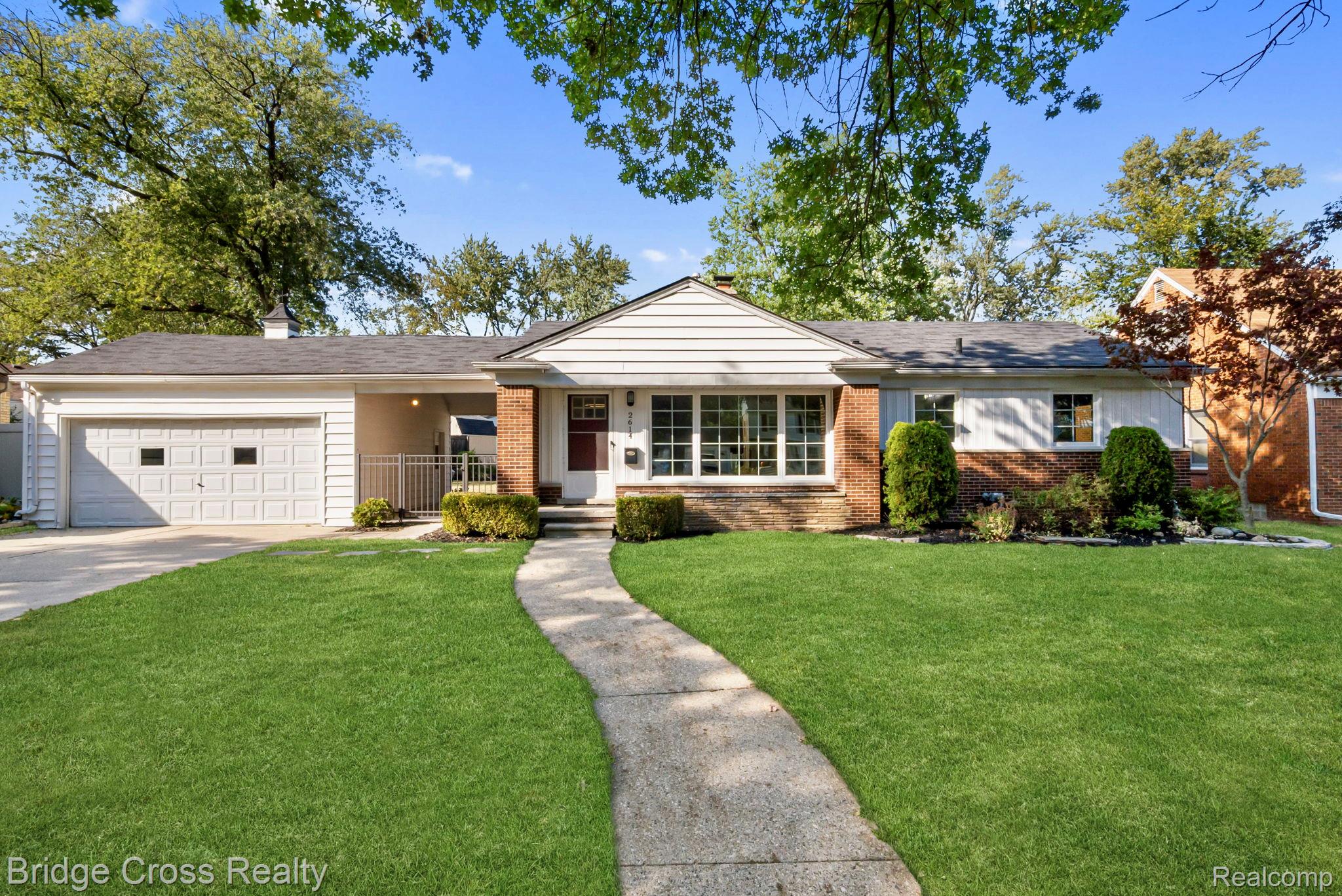 2614, Essex, Royal Oak, Michigan, 48073