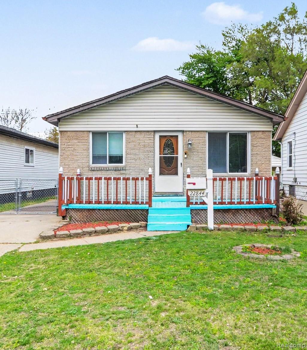 22844, Hillock, Warren, Michigan, 48089