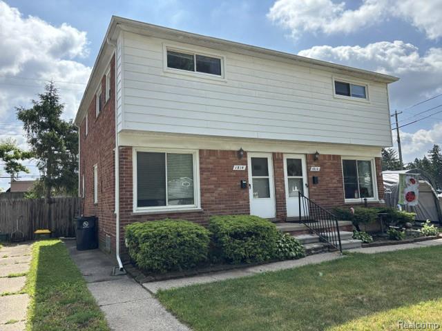 1814, Center, Royal Oak, Michigan, 48073