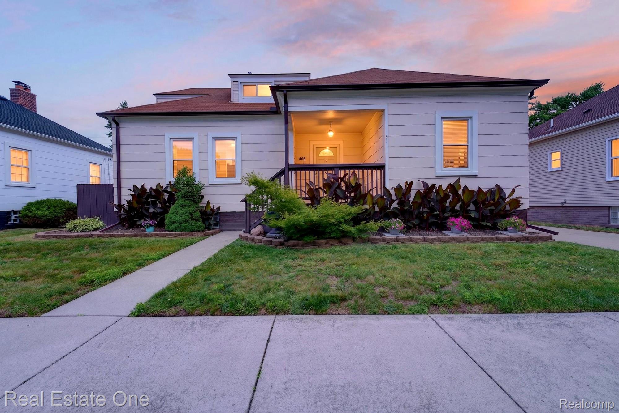 466, Spruce, Wyandotte, Michigan, 48192
