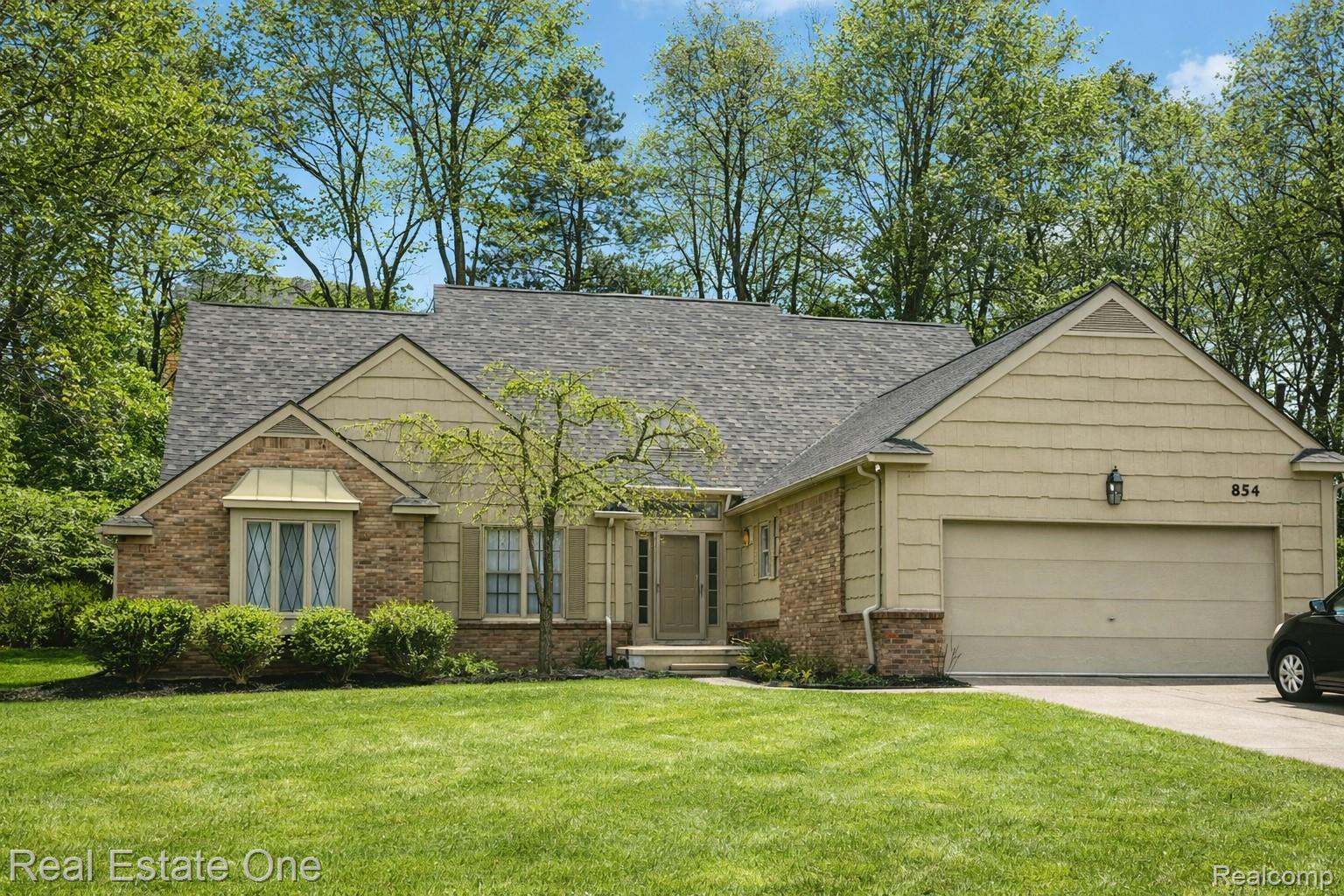 854, River Bend, Rochester Hills, Michigan, 48307