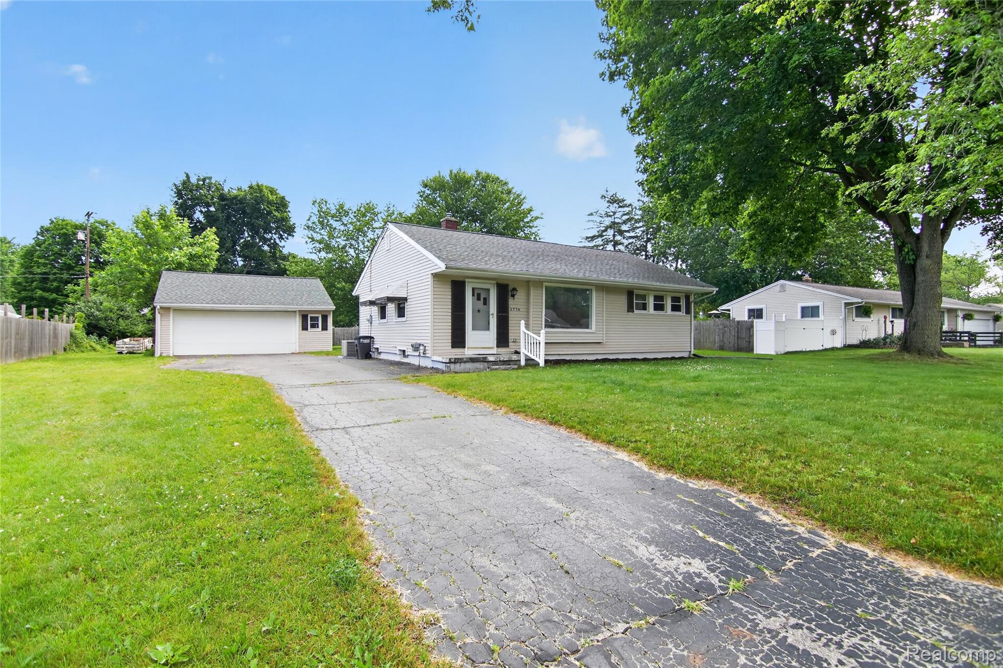 2730, Hillcrest, Jackson, Michigan, 49203