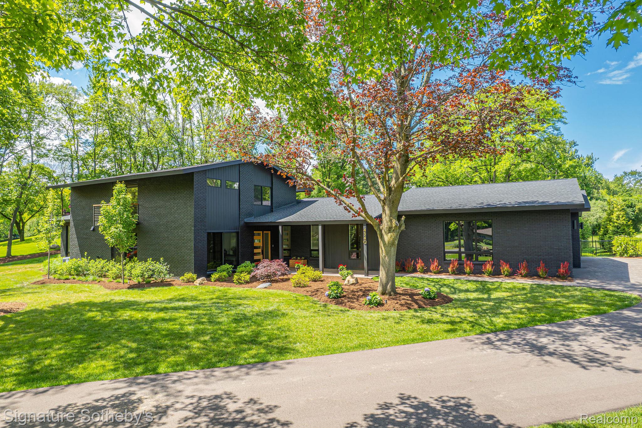 4340, Charing Cross, Bloomfield Hills, Michigan, 48304