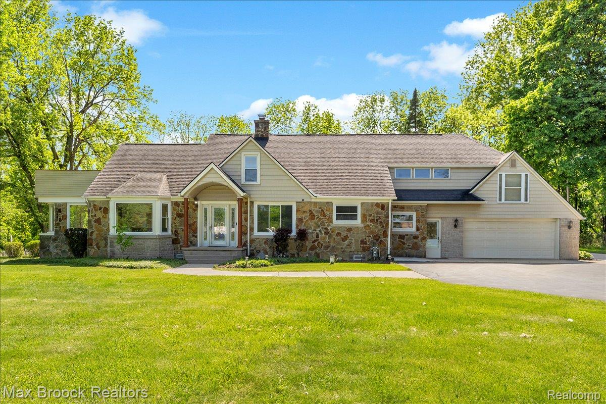 43747, Woodward, Bloomfield Hills, Michigan, 48302