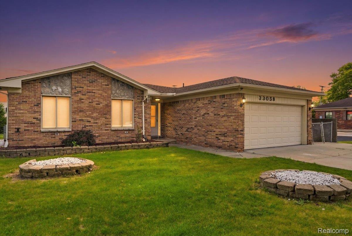 33058, Ione, Sterling Heights, Michigan, 48310