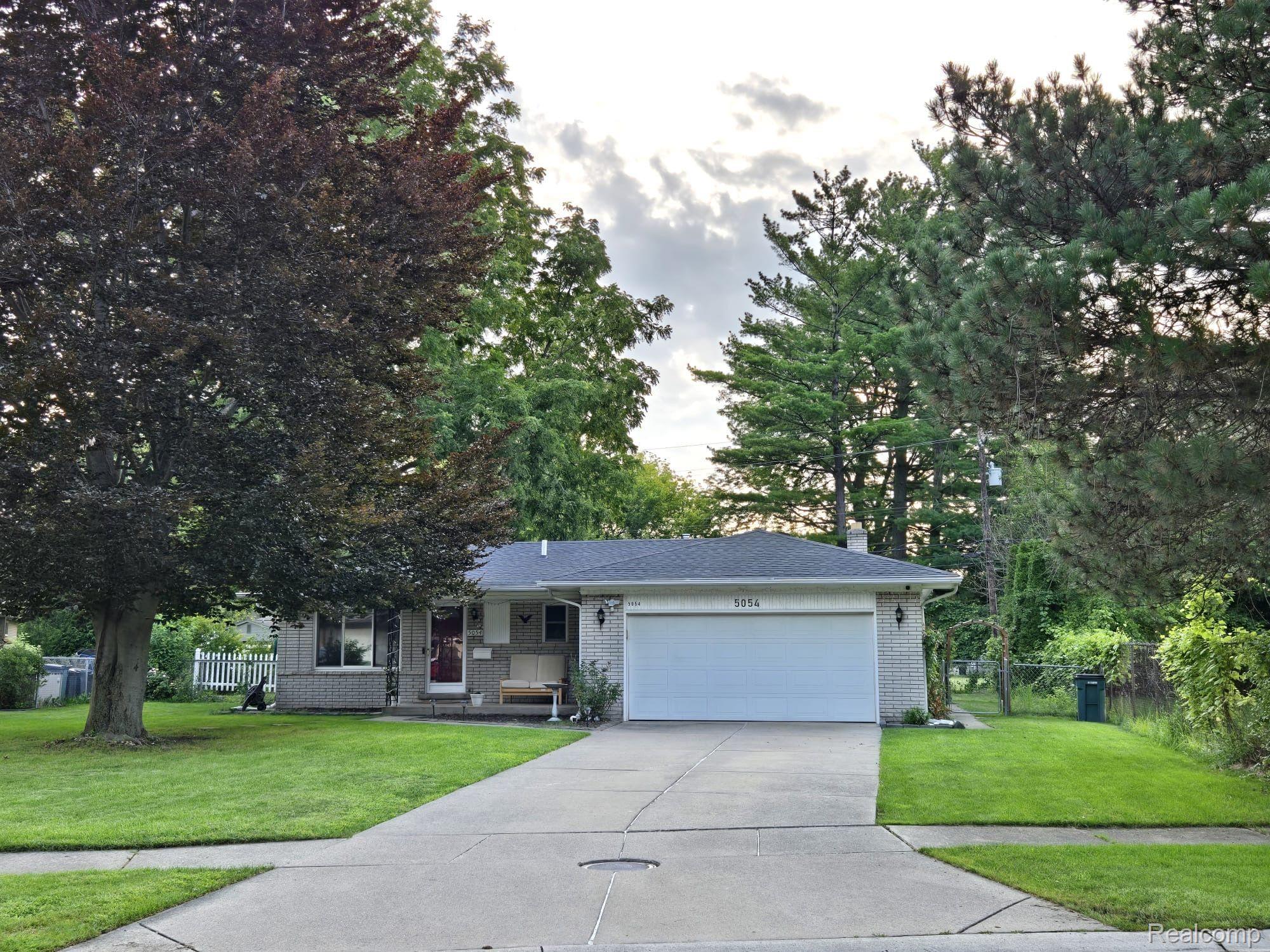 5054, CARNABY, Troy, Michigan, 48085
