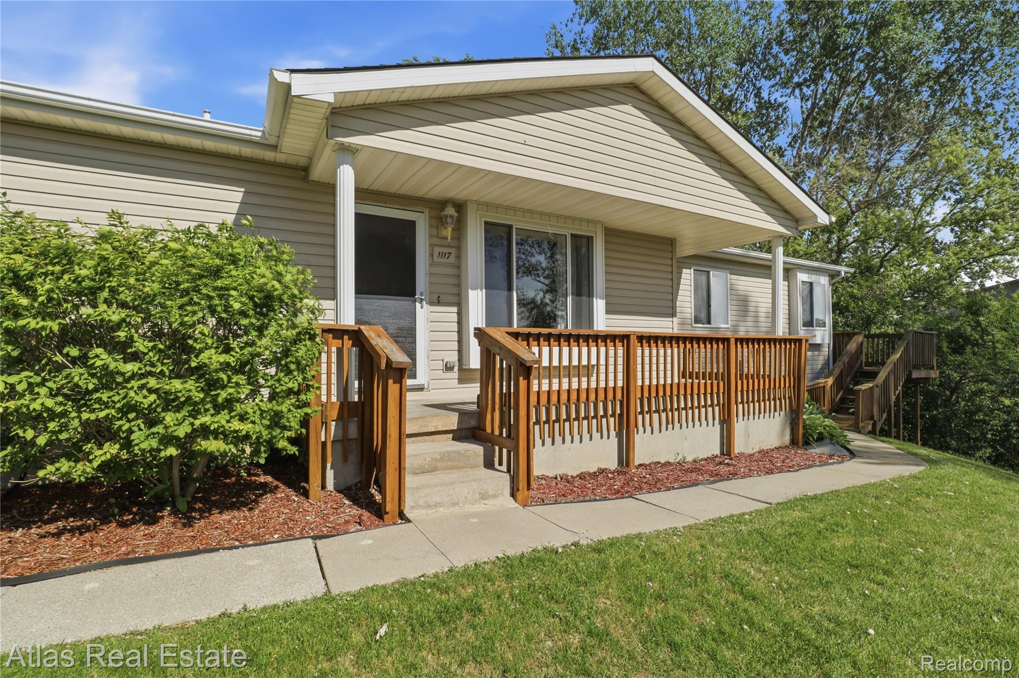 1117, Lake Shore, Grand Blanc, Michigan, 48439
