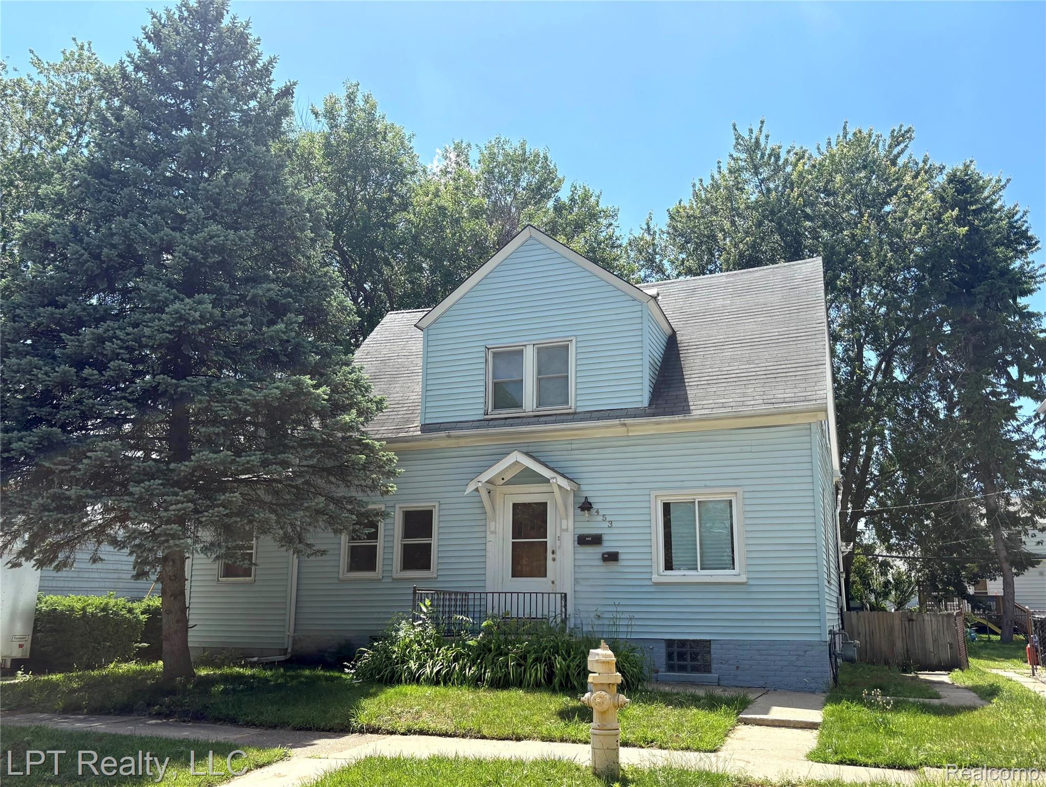 453, Spruce, Wyandotte, Michigan, 48192