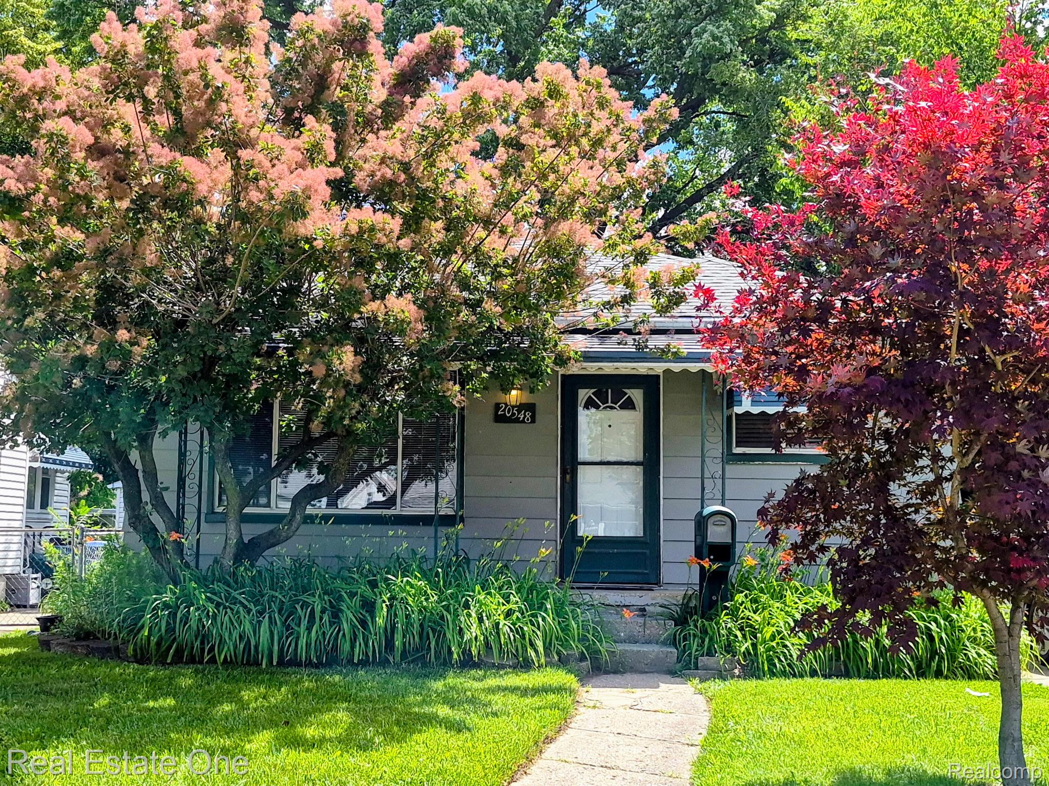 20548, Poinciana, Redford, Michigan, 48240