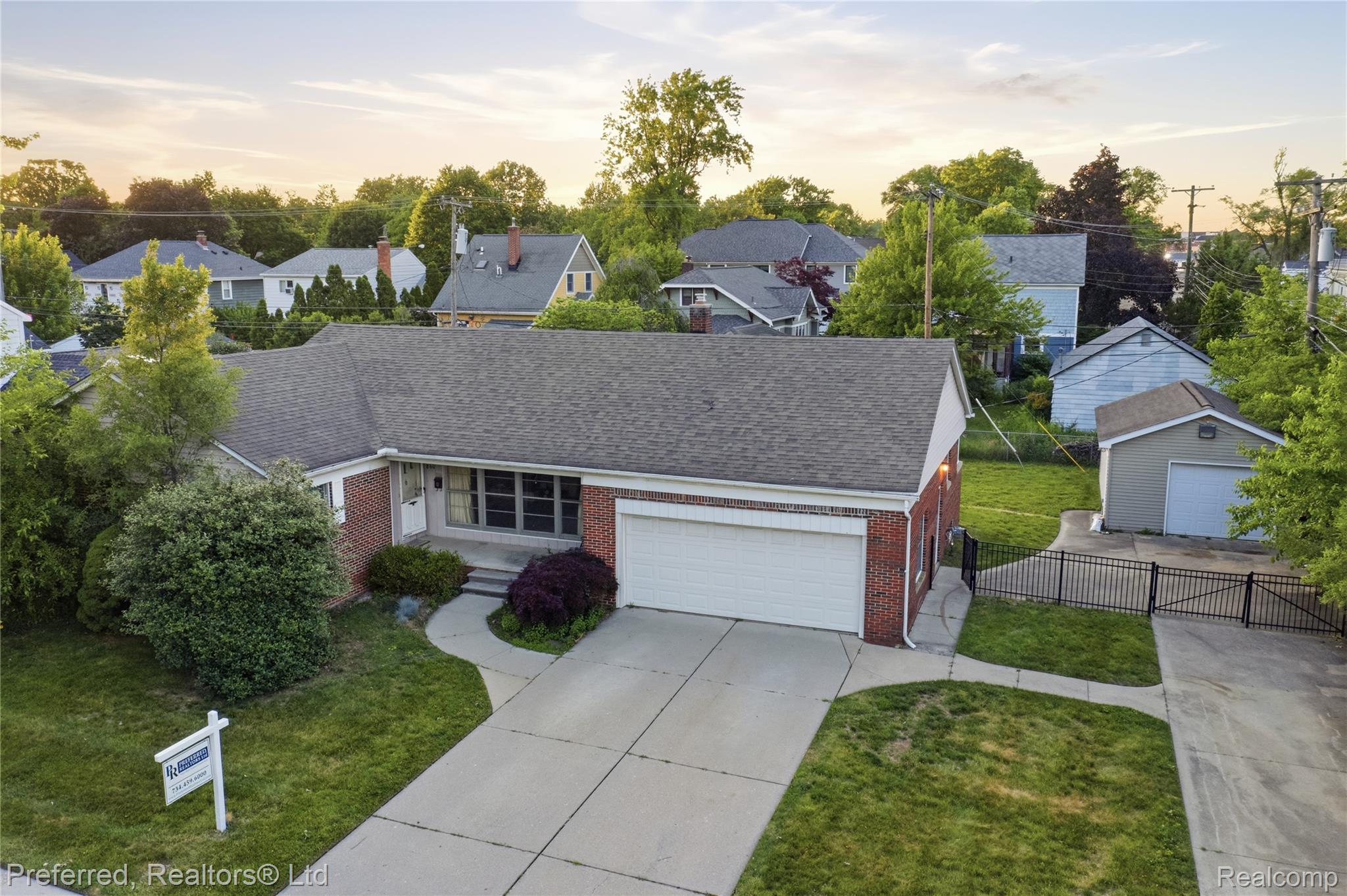 860, Palmer, Plymouth, Michigan, 48170