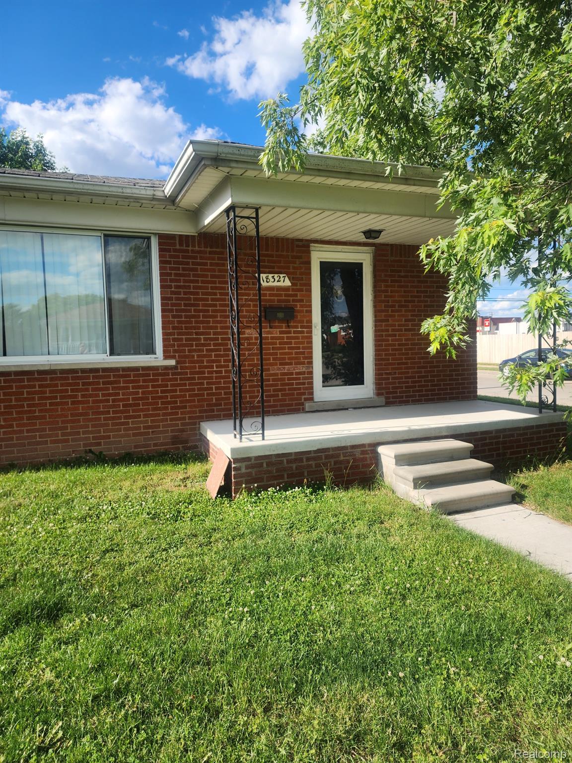 18327, Holland, Eastpointe, Michigan, 48021