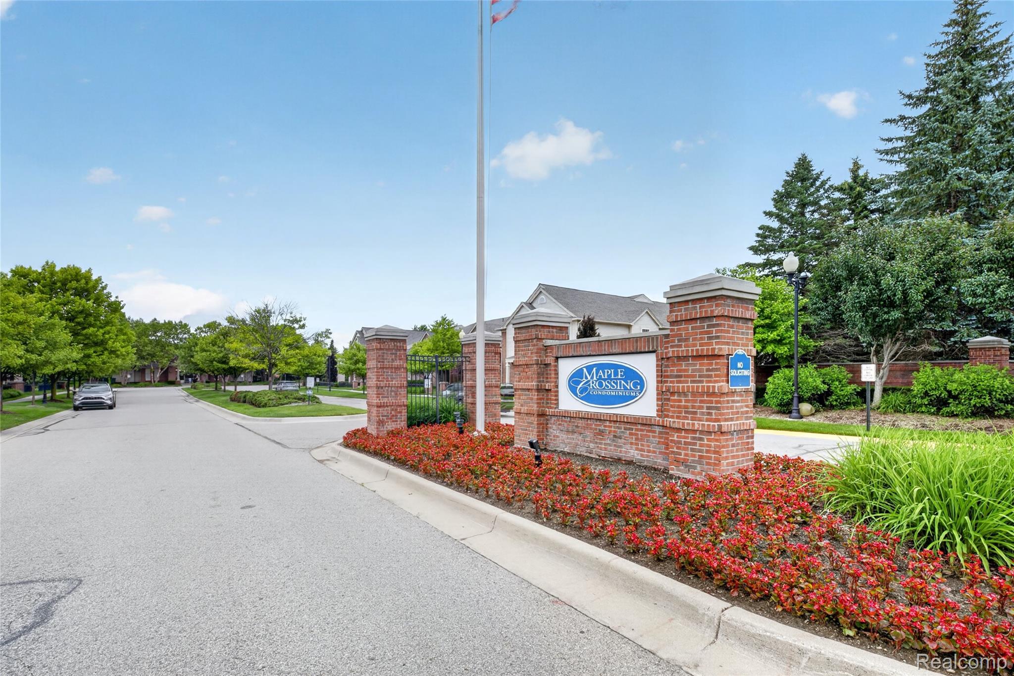 23104, Chesapeake, Walled Lake, Michigan, 48390