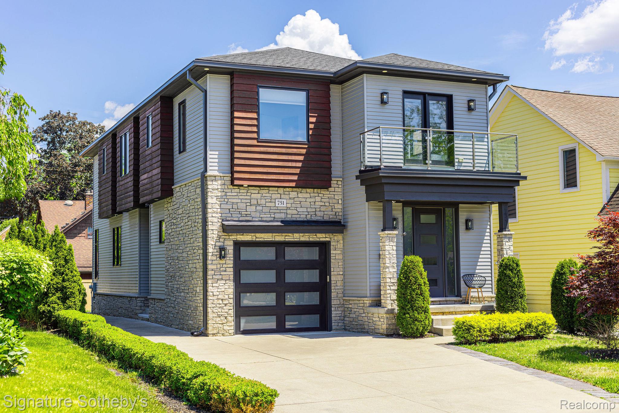 751, Bates, Birmingham, Michigan, 48009
