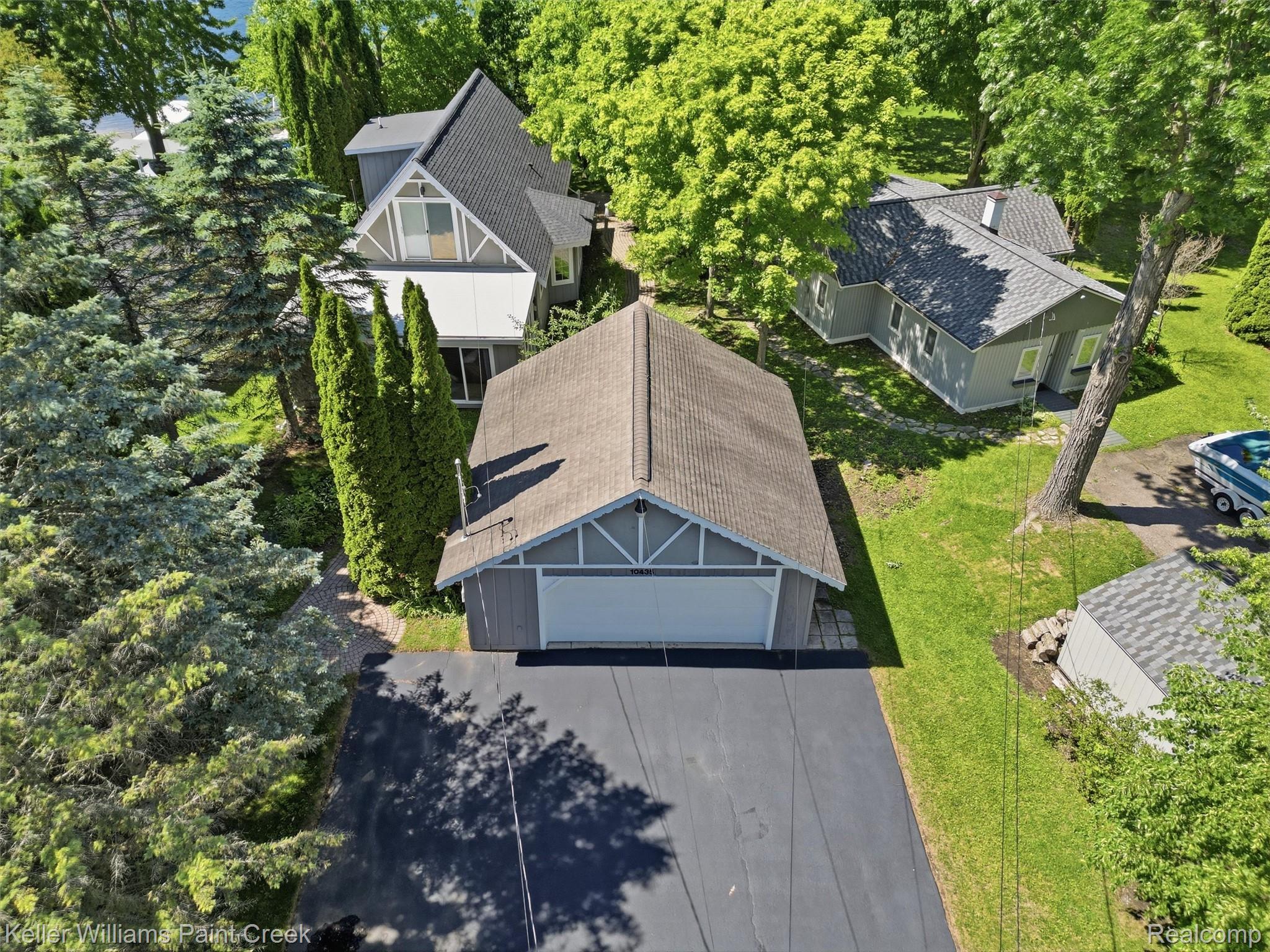 10435, Spring, Fenton, Michigan, 48430