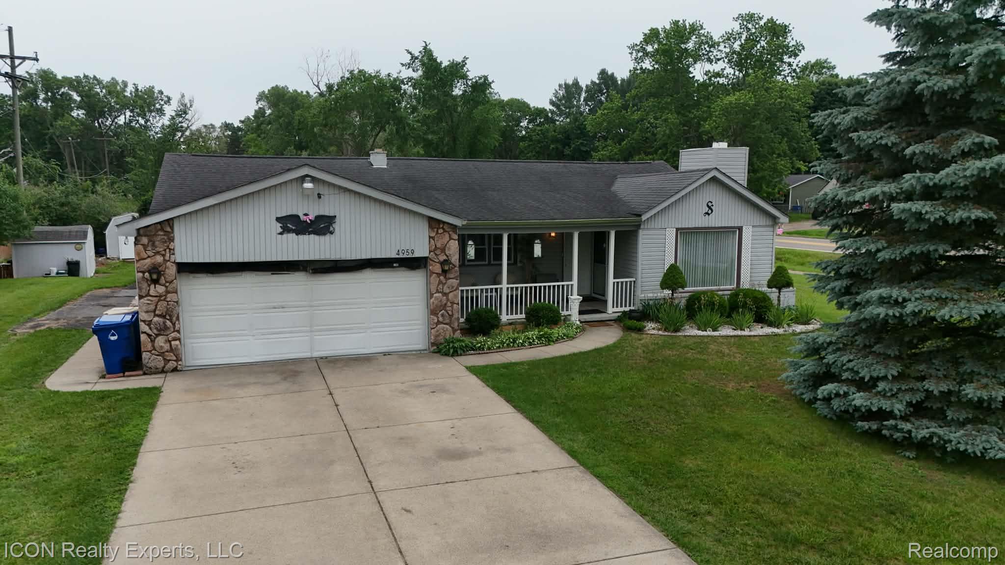 4959, Irwindale, Waterford, Michigan, 48328
