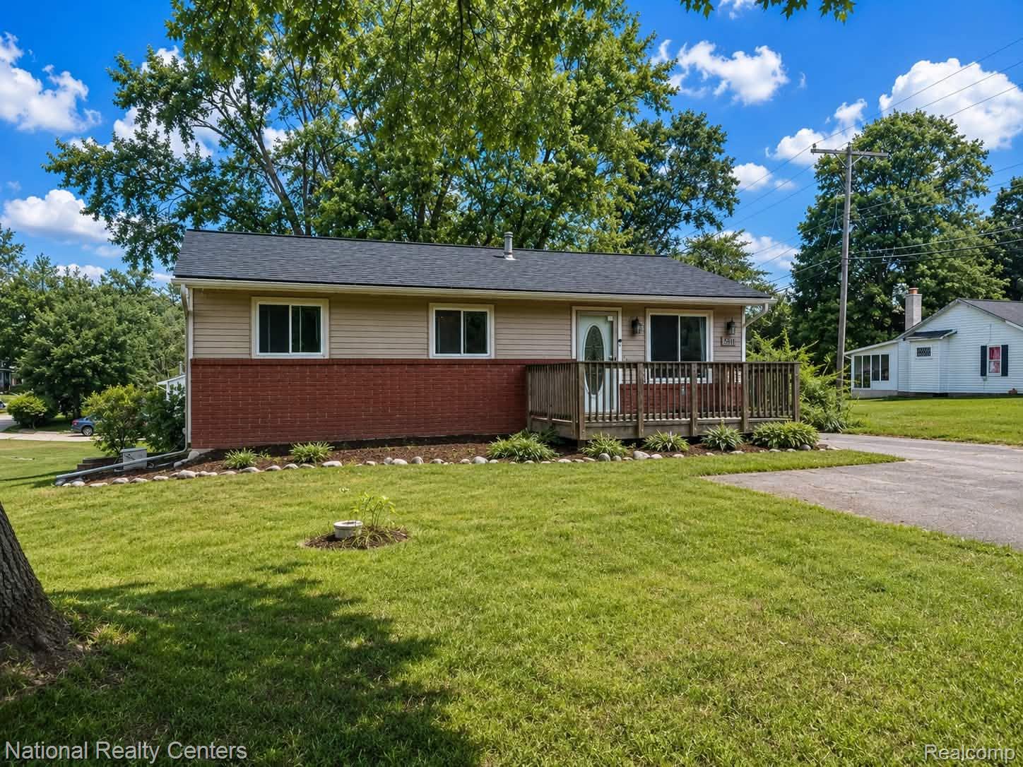 5611, Blackmoor, Commerce Twp, Michigan, 48382