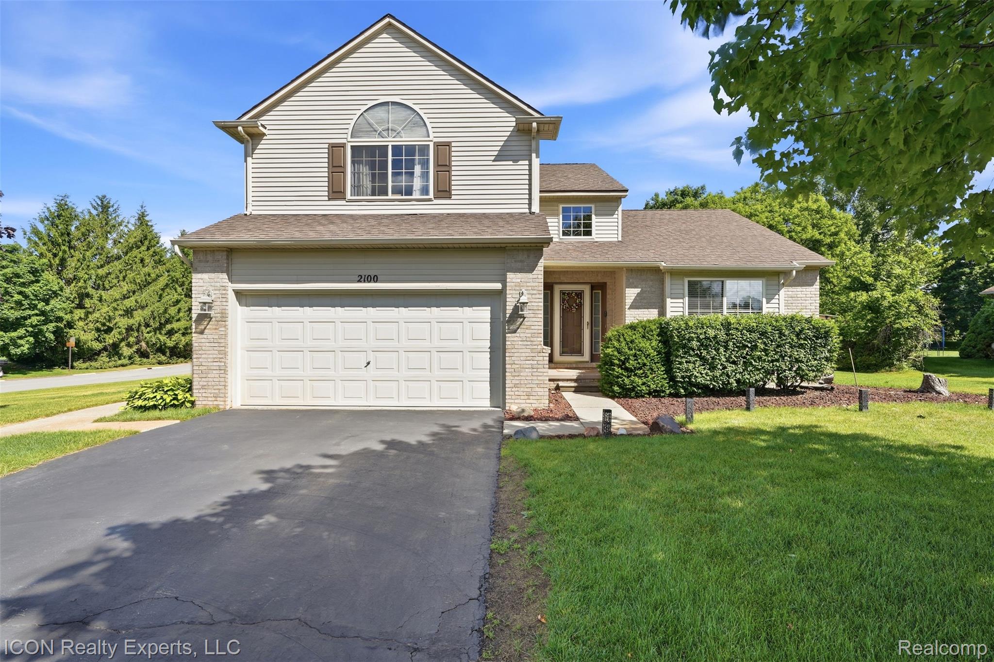 2100, Ore Creek, Brighton, Michigan, 48114