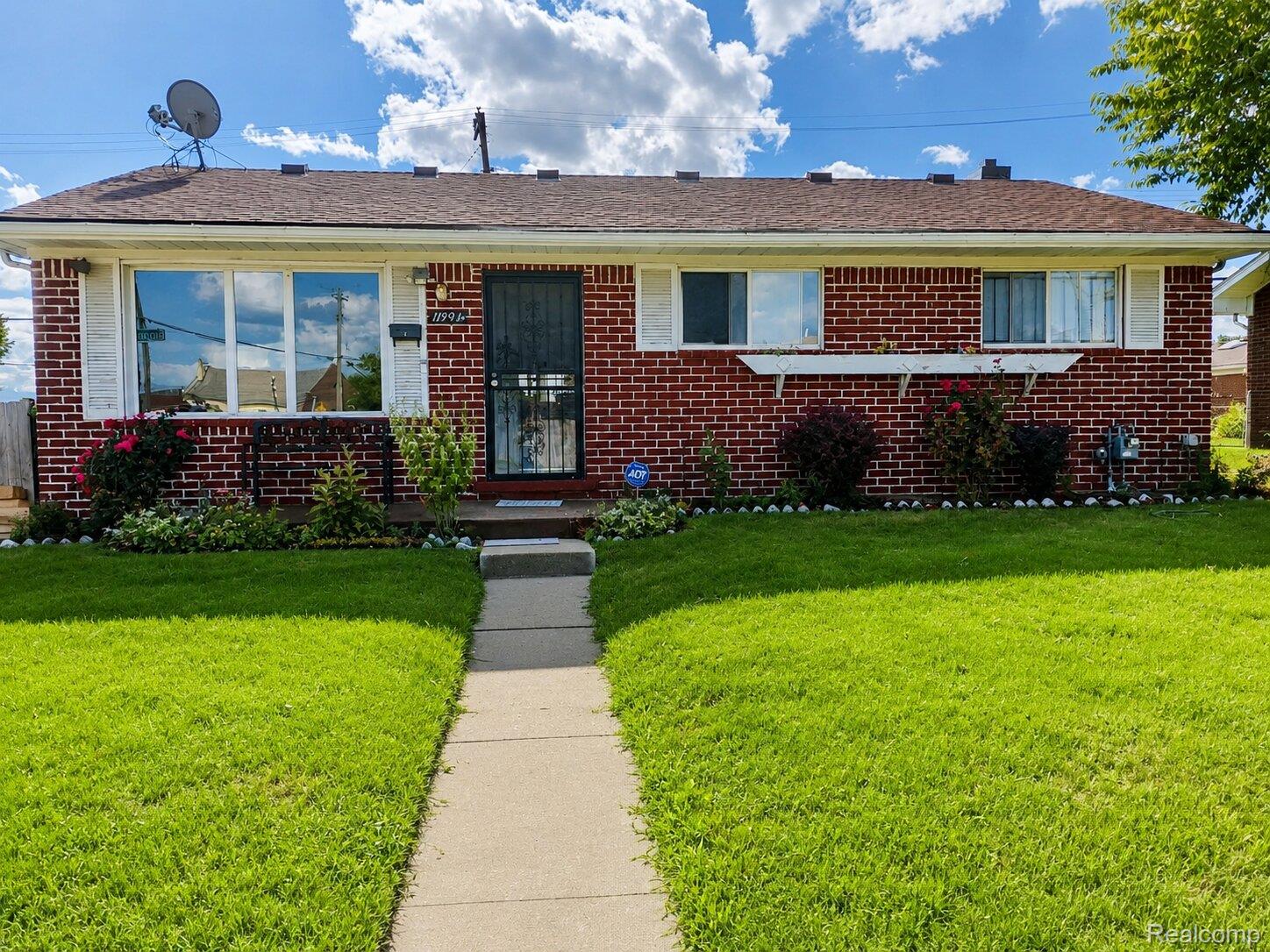 11901, Bloom, Hamtramck, Michigan, 48212