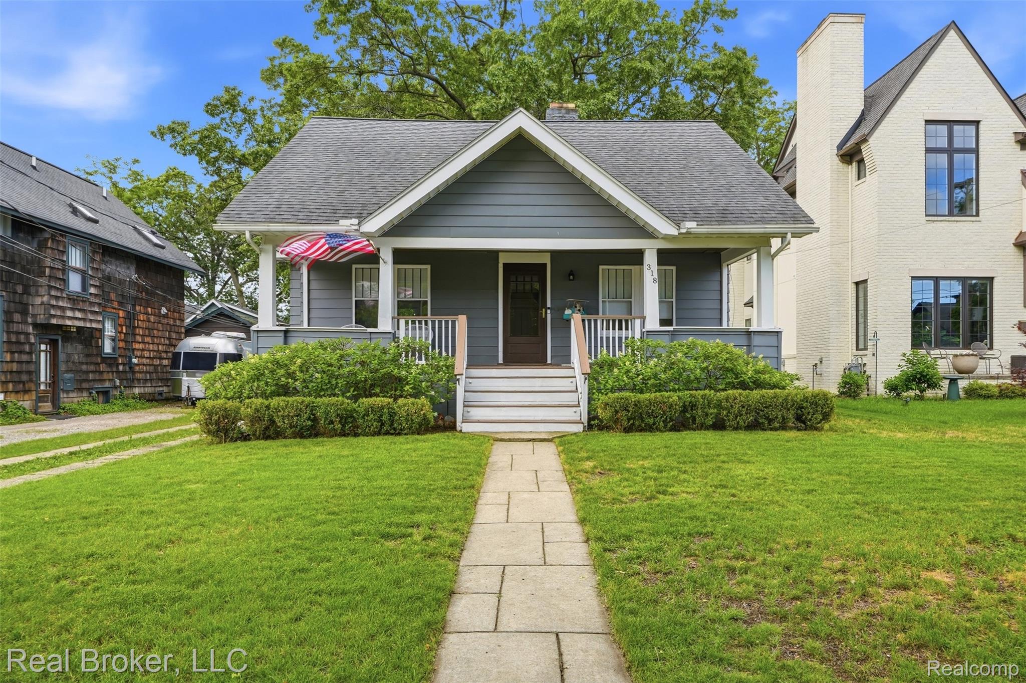 318, University, Royal Oak, Michigan, 48067