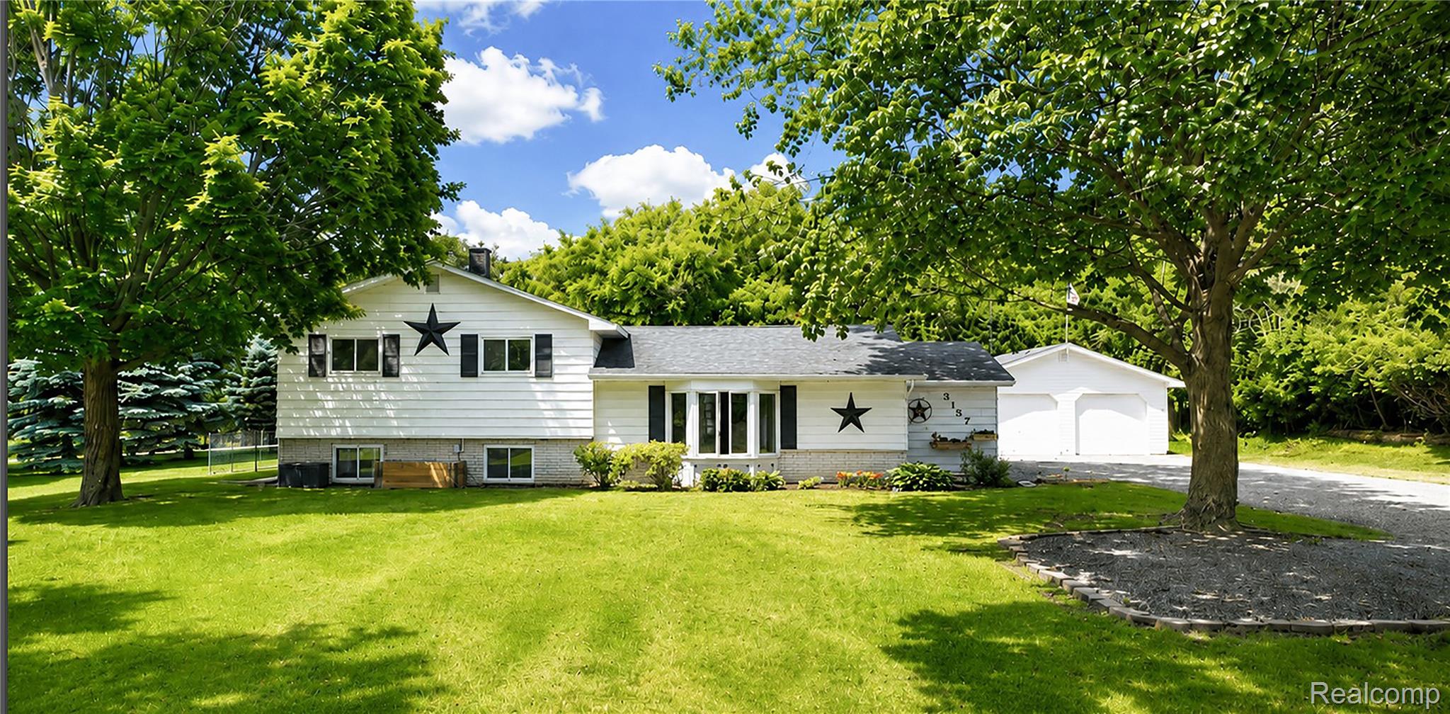 3157, Irish, Davison, Michigan, 48423