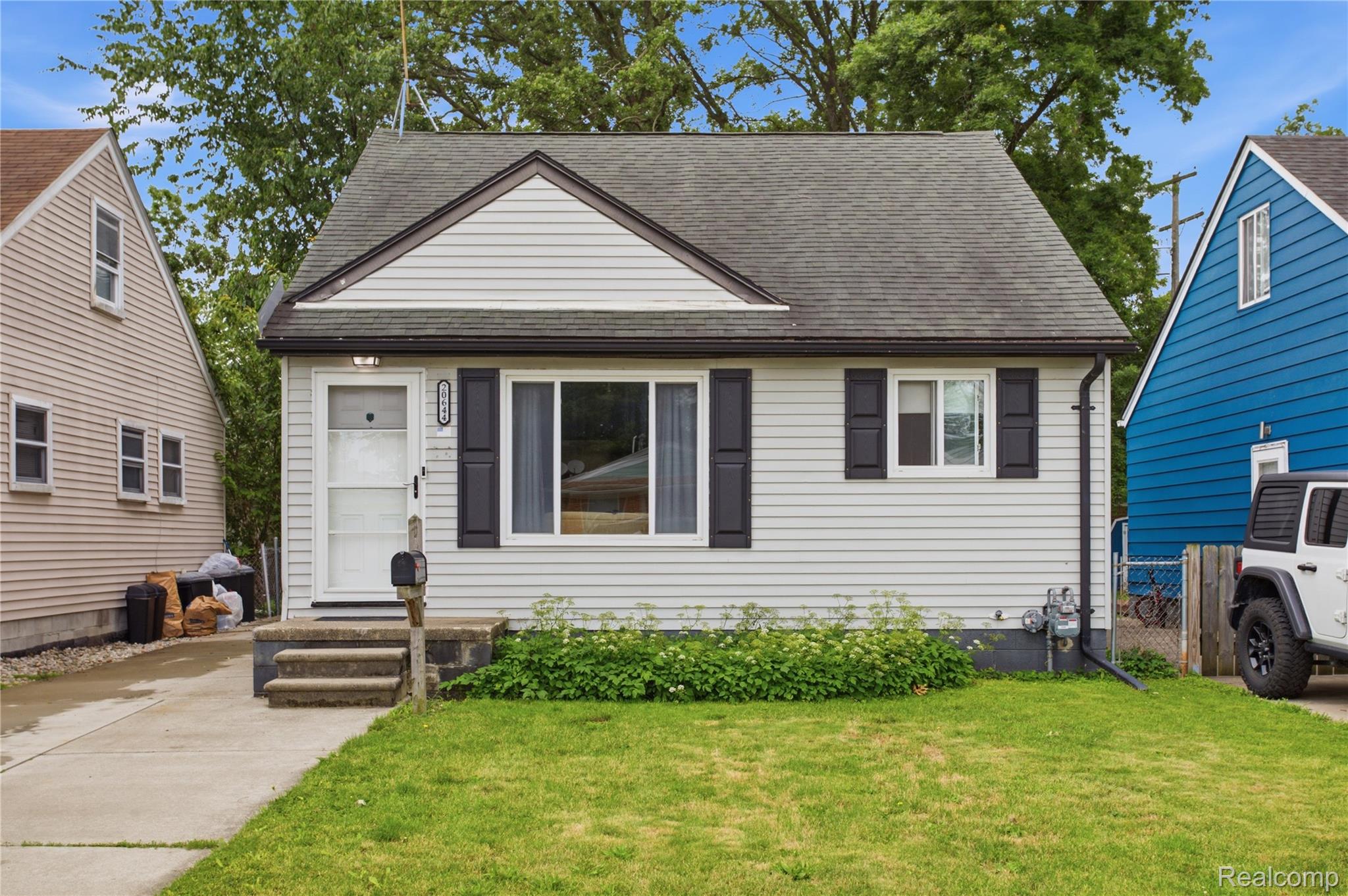20644, Hollywood, Harper Woods, Michigan, 48225